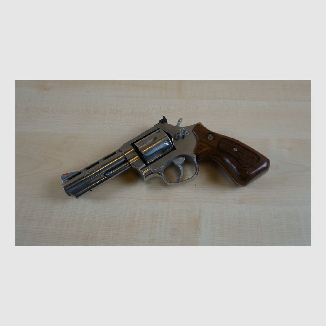 Taurus 689