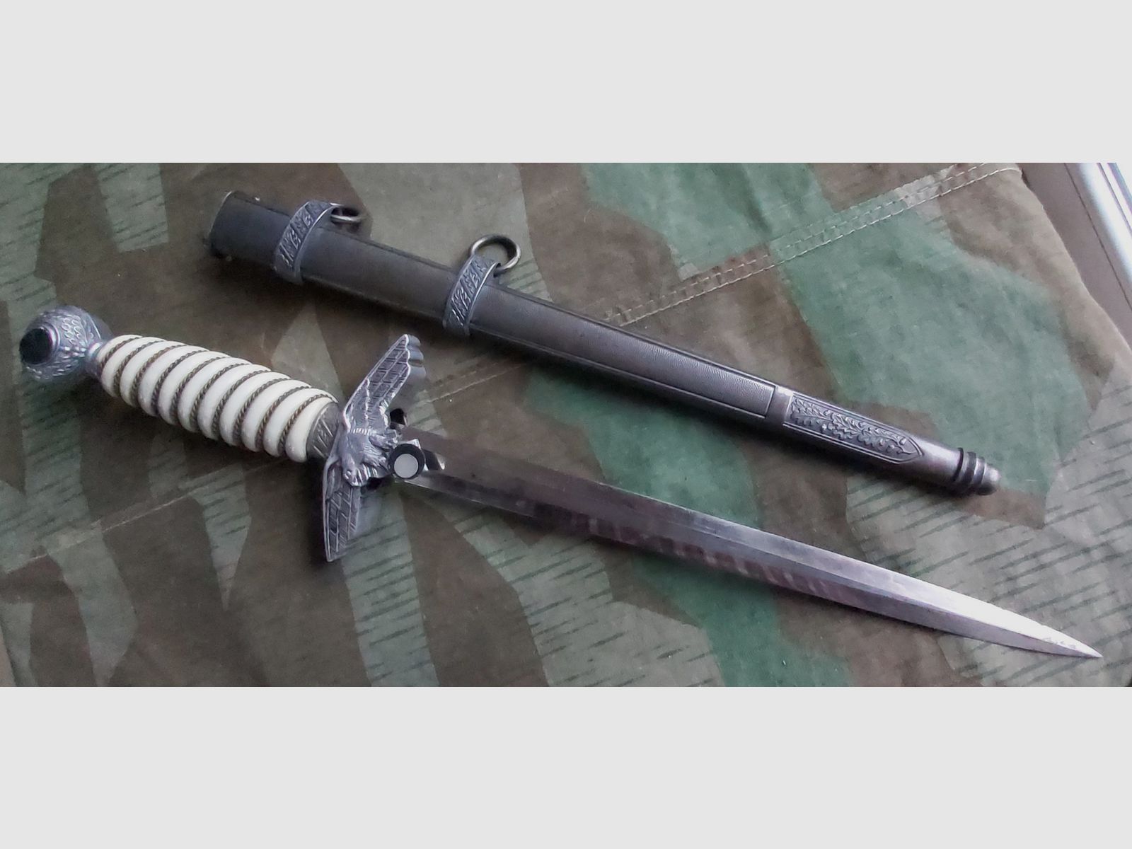 Air Force Officer's Dagger with manufacturer Paul Weyersberg & Co