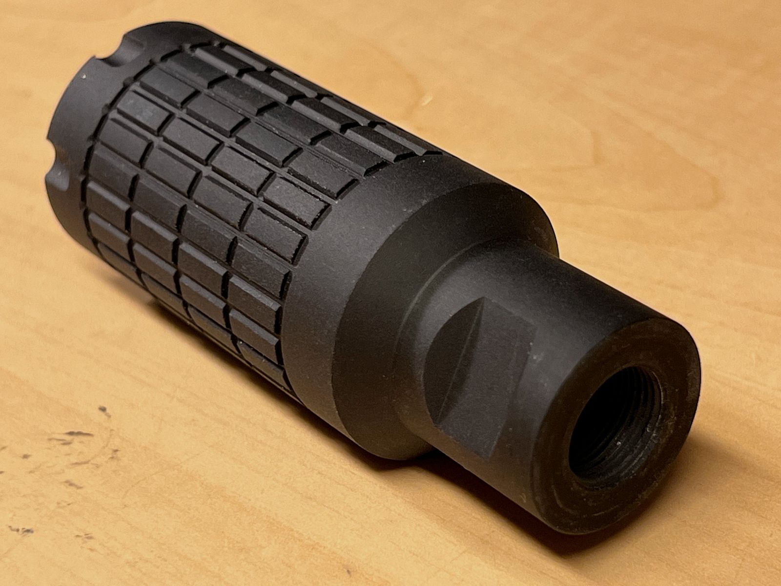 Hamulec wylotowy do Airsoft z gwintem negatywnym M14 wersja metalowa czarna typ 2