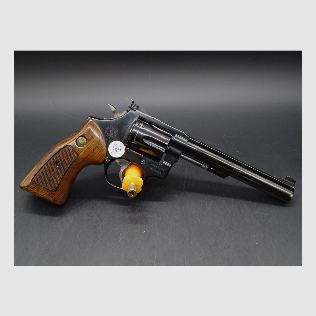 Taurus Revolver caliber .22lr 6"