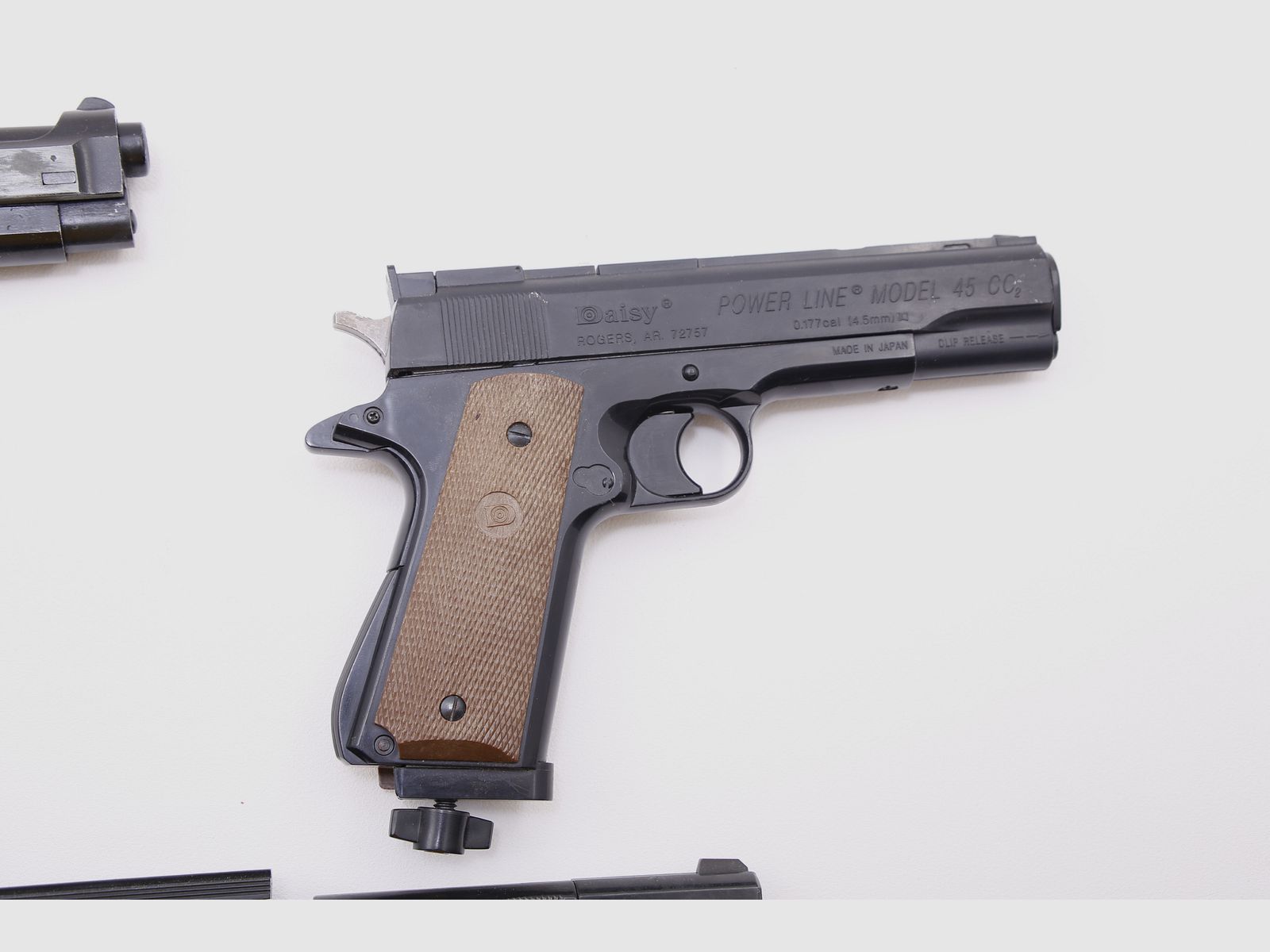 Conjunto de pistolas de aire y pistolas de fogueo Walther CP88 Daisy Powerline Record Brixia