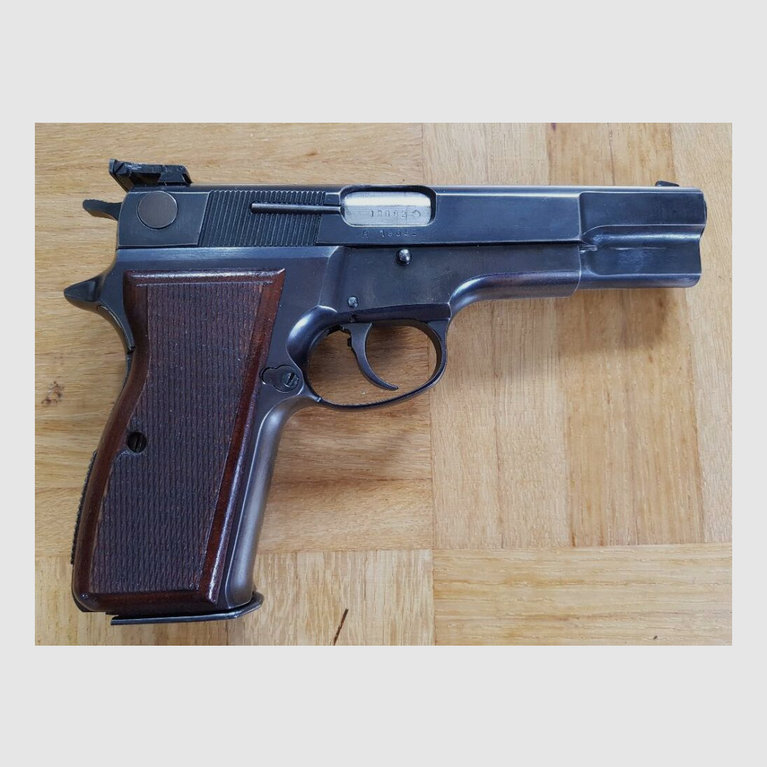 Luger	 M90