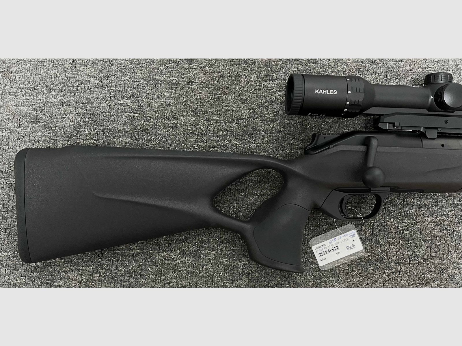 Blaser R8 Professional Succes + Kahles Helia 2,4-12x56 i + Montaje Dentler