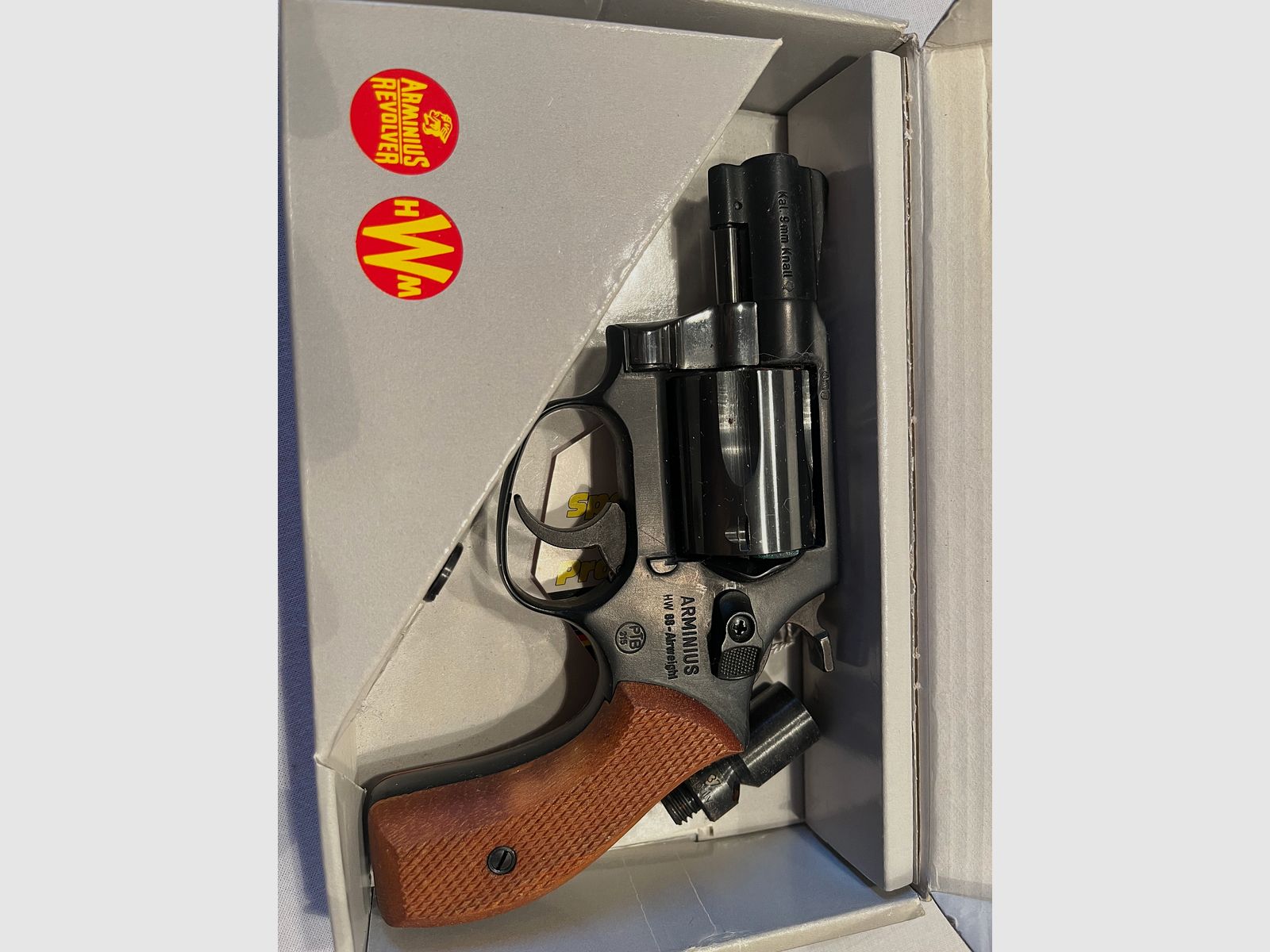 Blank firing pistol with accessories