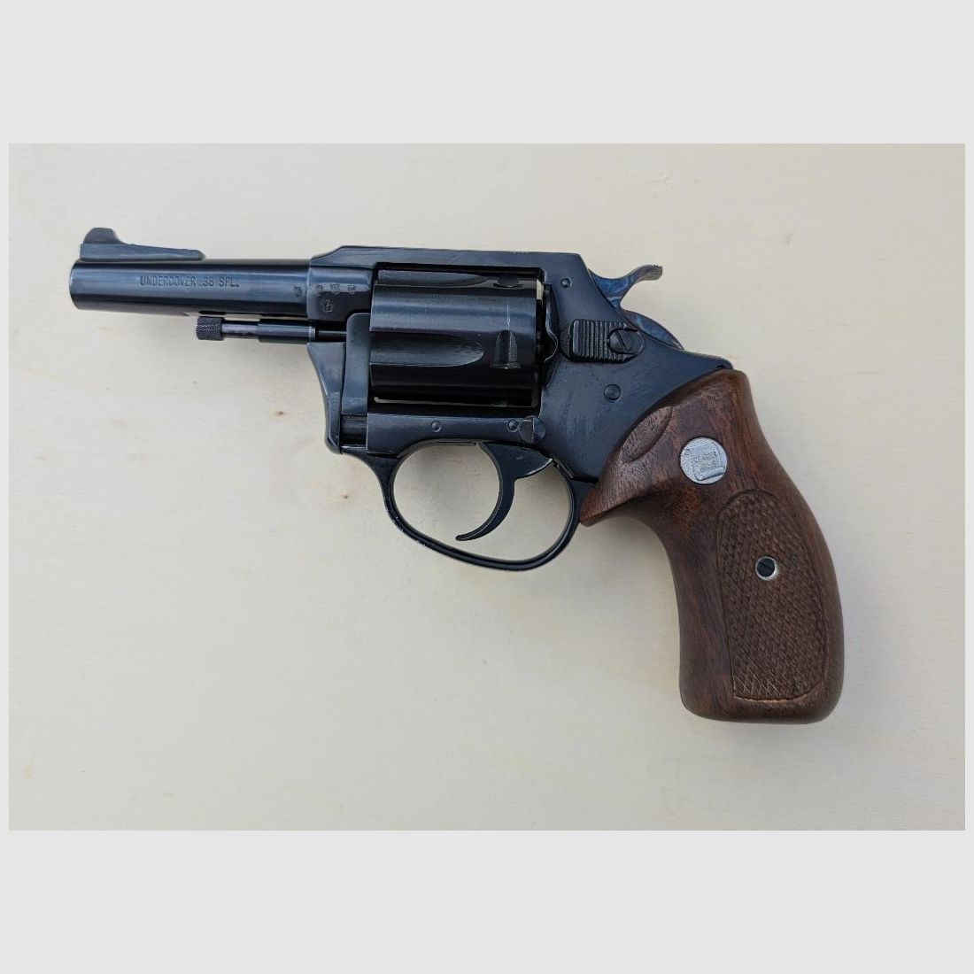 Charter Arm Revolver Undercover  3" in .38Special 