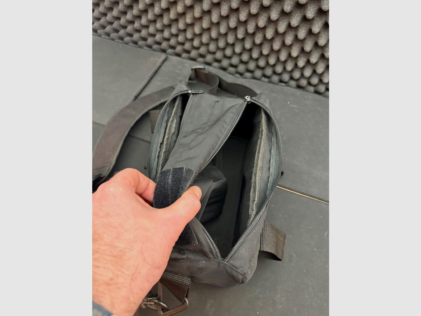 Sport and cartridge bag, stiff, padded - AST - variable interior compartment (2 small or 1 large compartment)