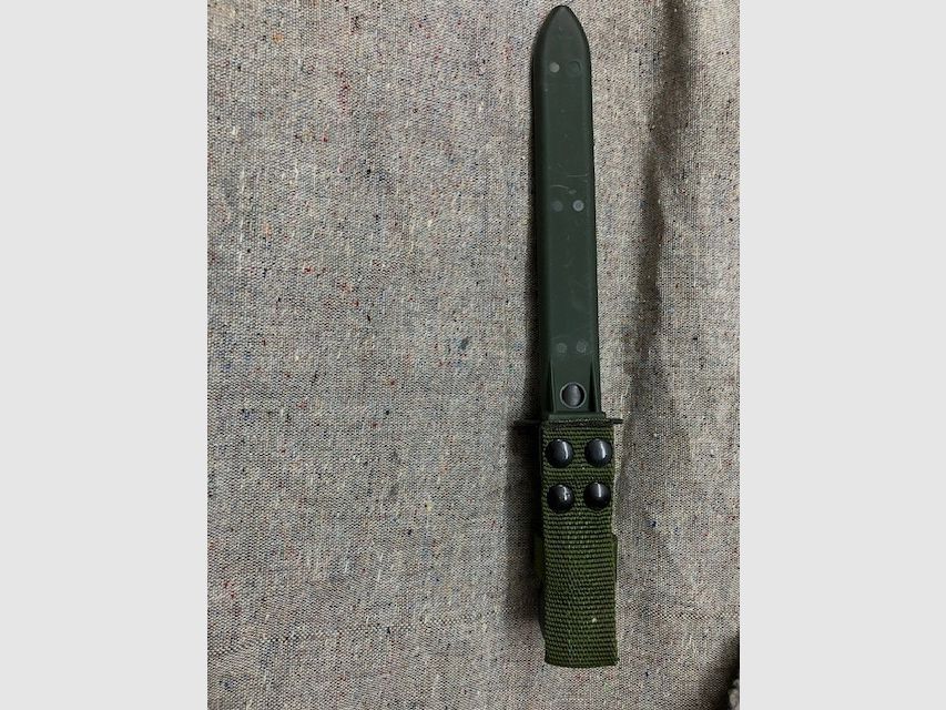 Schweizer Messerbajonett bzw. Schweizer-Rohrbajonett SIG 530