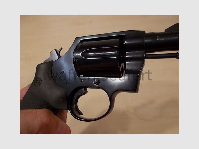 Colt Detective 2" snub nose Hogue rubber grip