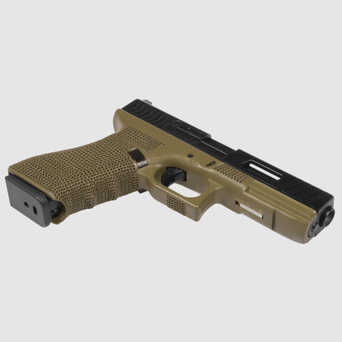 P01 GBB Airsoft Pistool met Grip Stippling in Olijf | Delta Armory