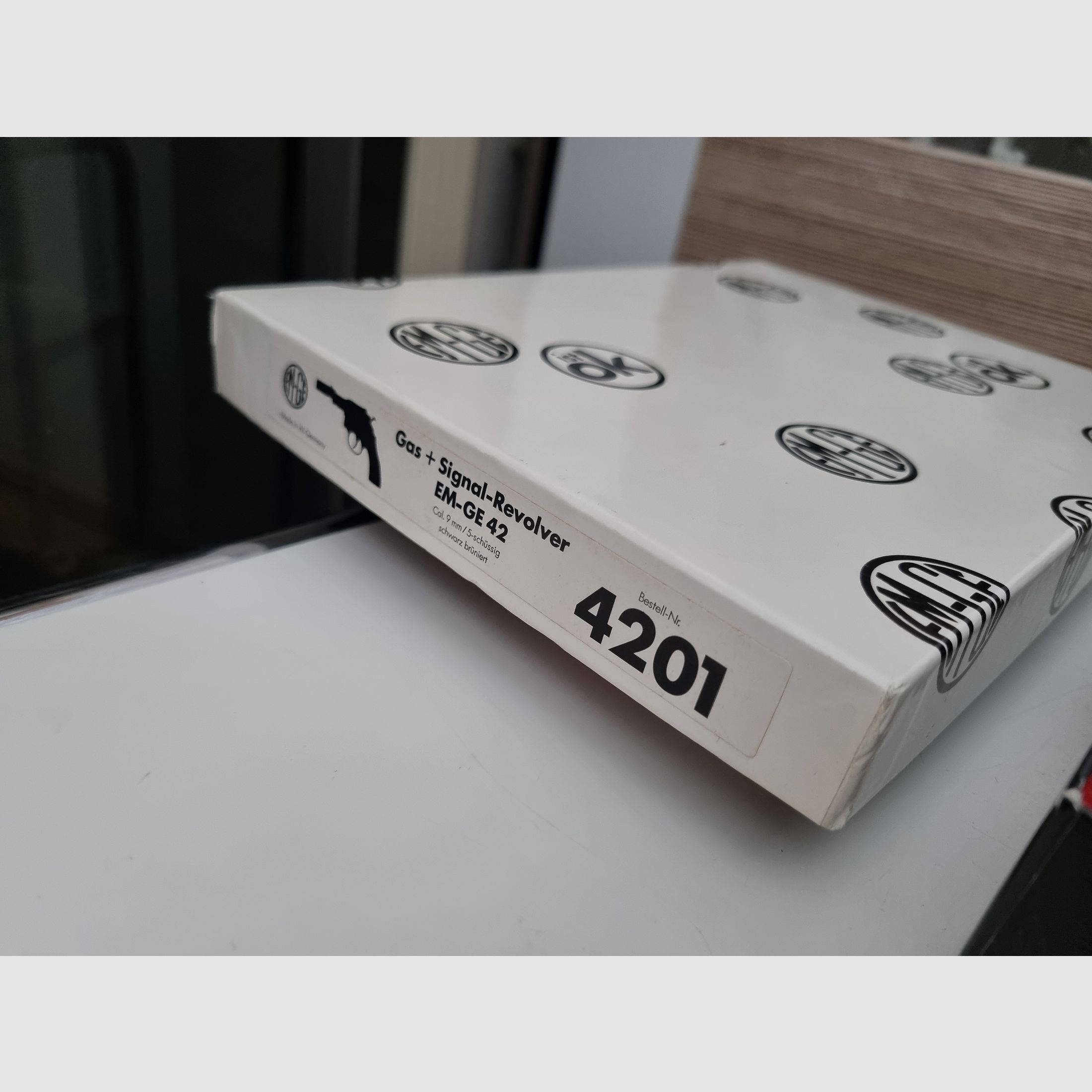 Blank firing revolver EM-GE 42 9mm bang