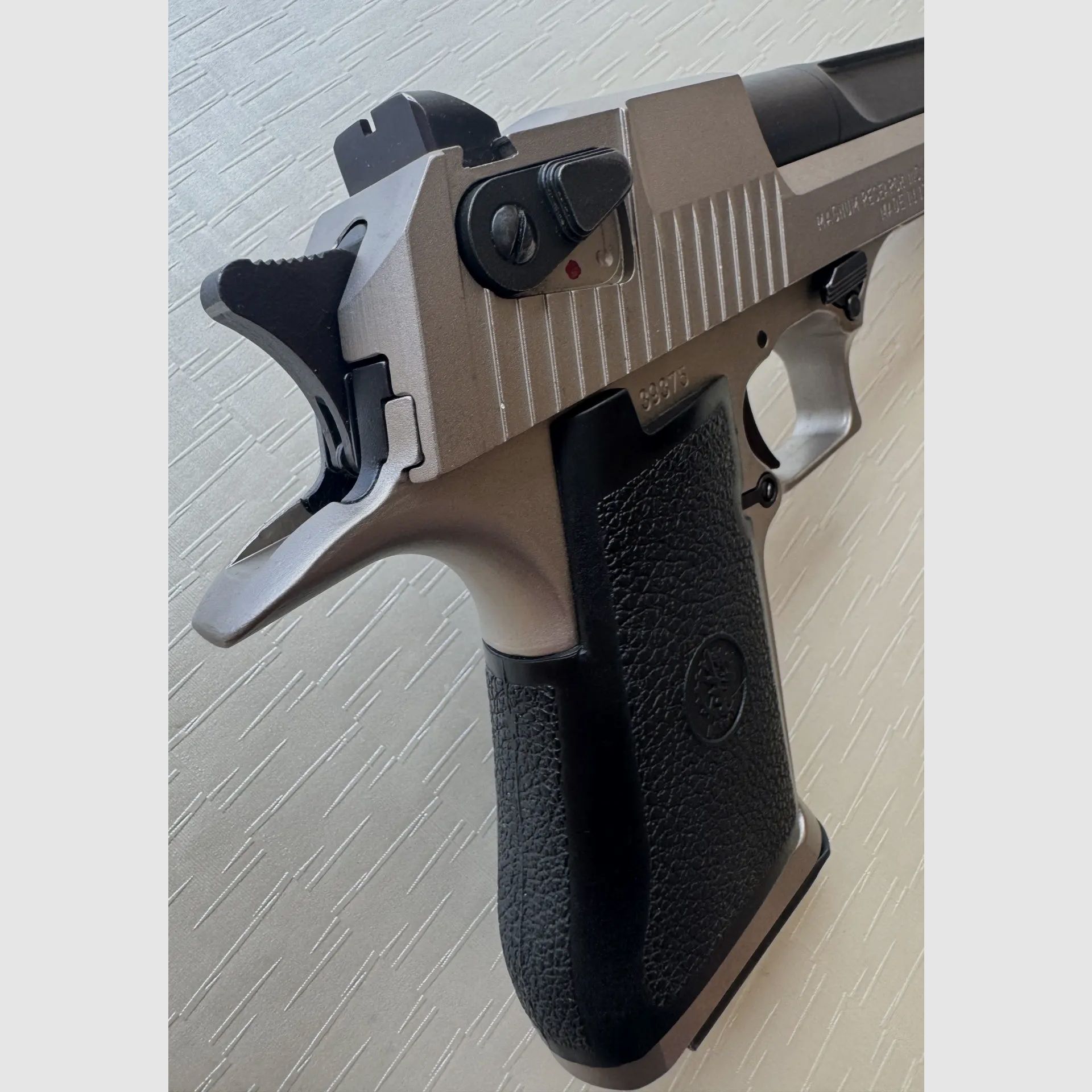 IMI Desert Eagle Kaliber .44 Magnum – Vernickelte Ausführung mit Abzugstuning