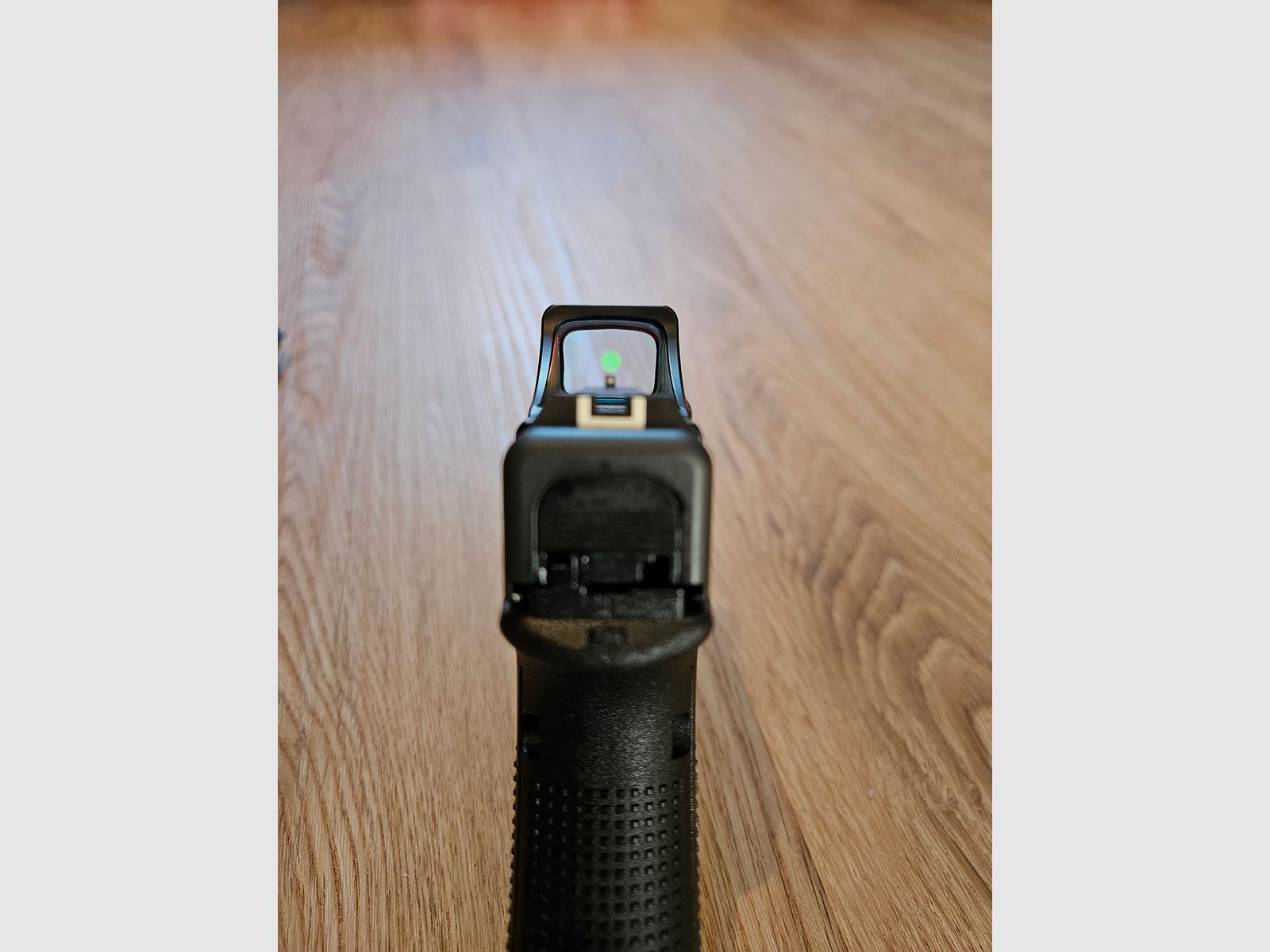 Glock 19 Gen 4 M.O.S with reflex sight