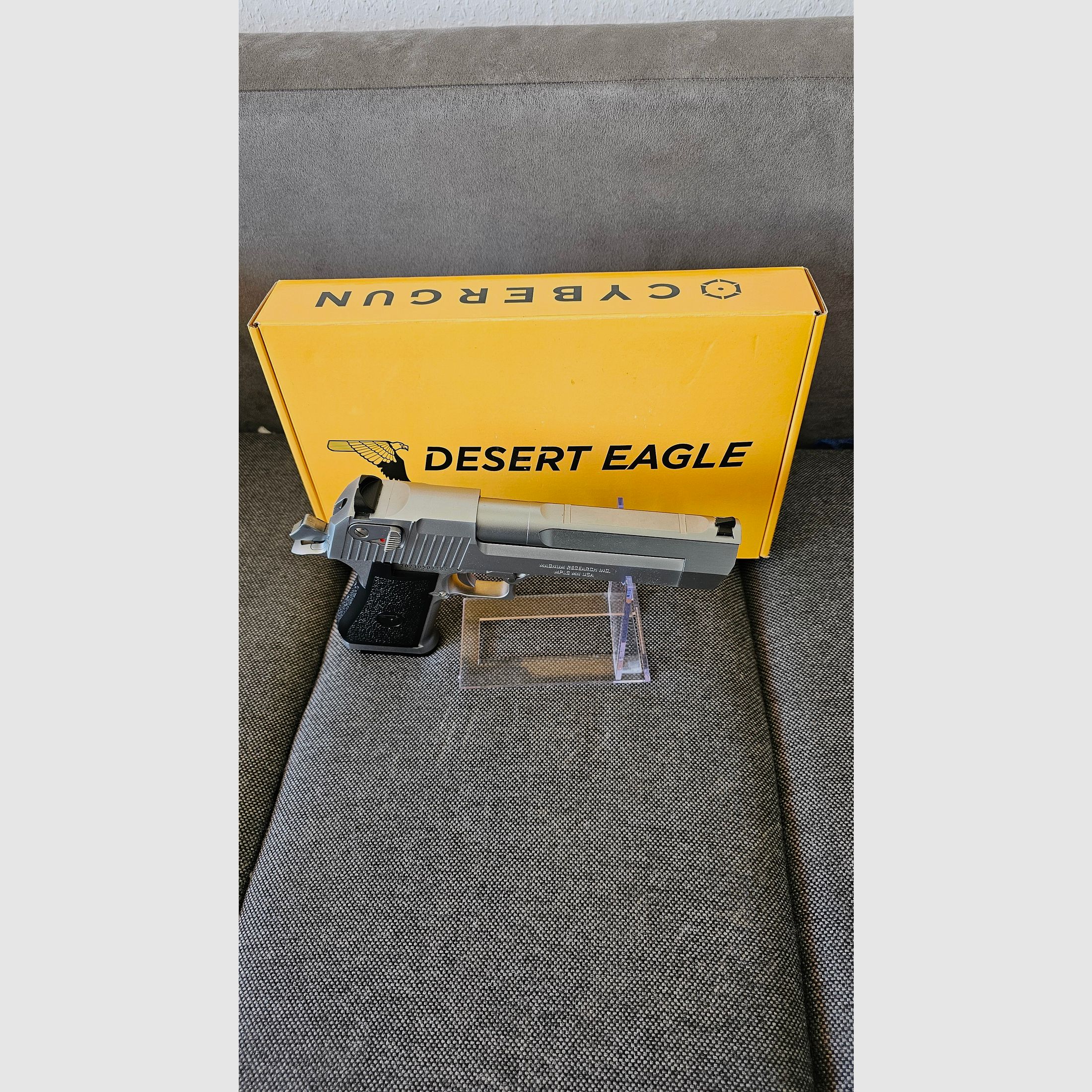 DESERT EAGLE .50AE GBB, SILVER  MAGNUM RESEARCH CYBERGUN