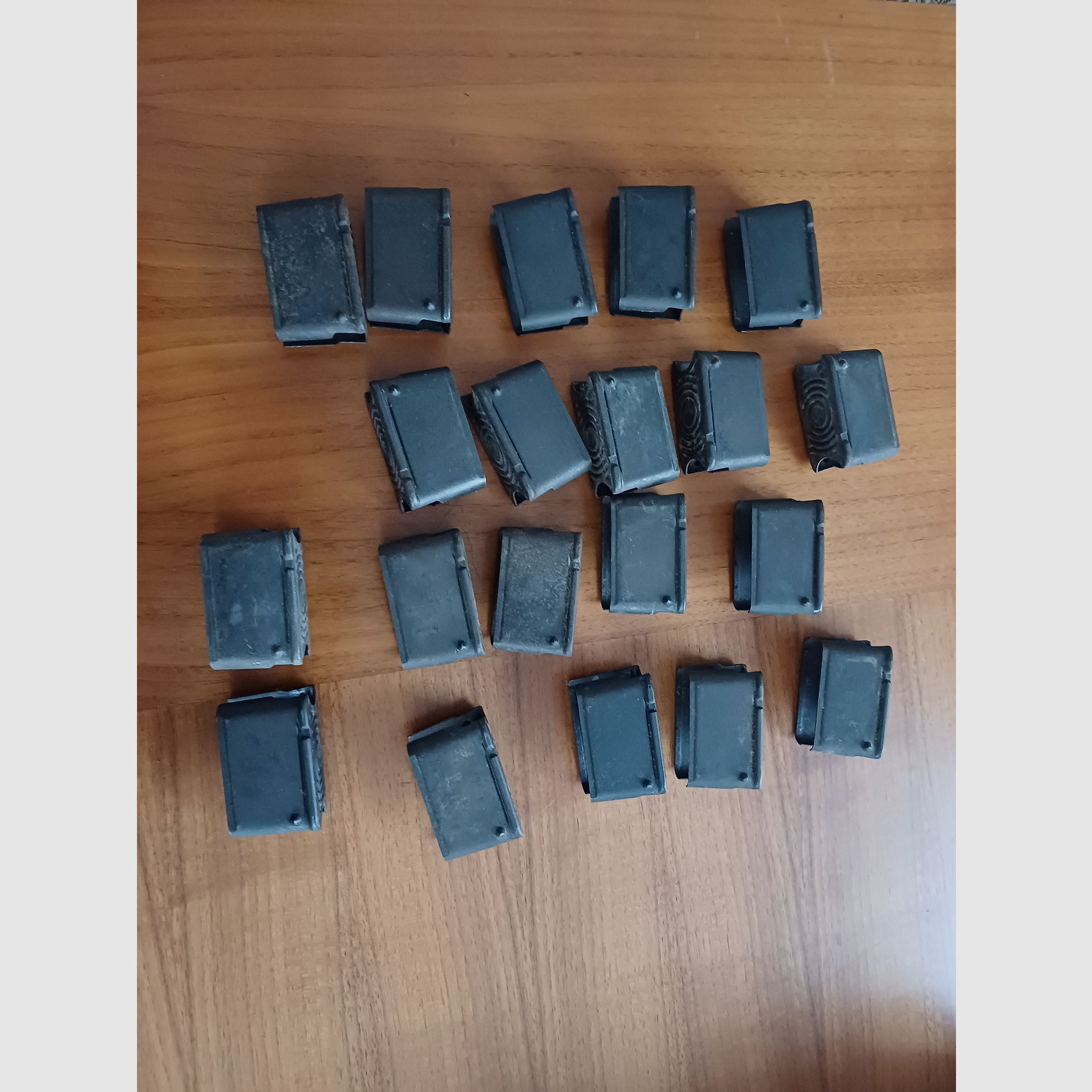 <M1 Garand loading frame>