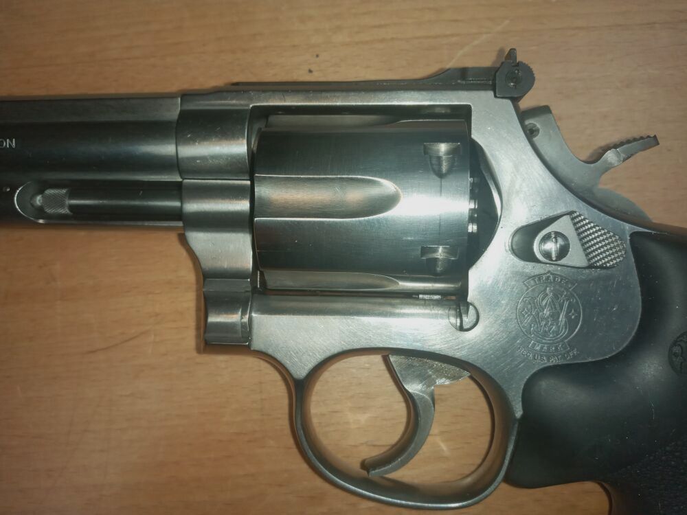 Smith & Wesson	 M 686-4