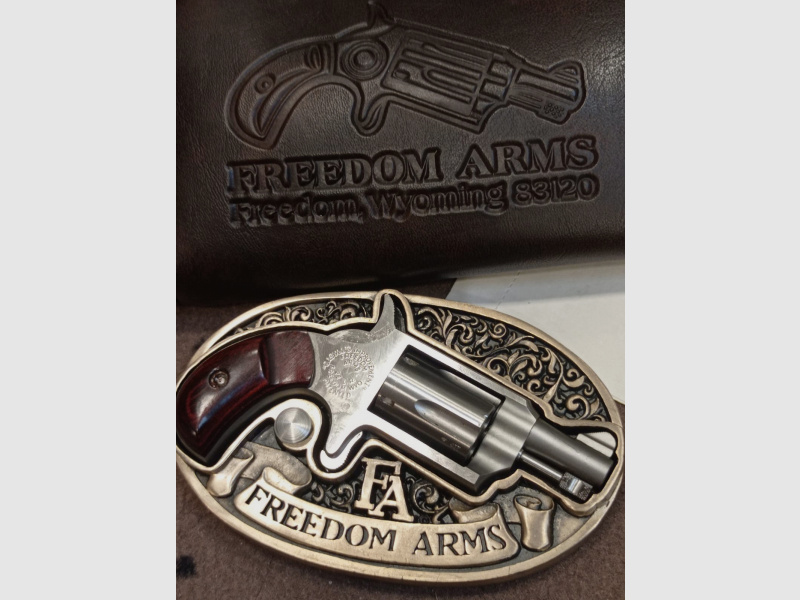 Freedom Arms Revolver .22l.r. in der Gürtelschließe (Belt Buckle)