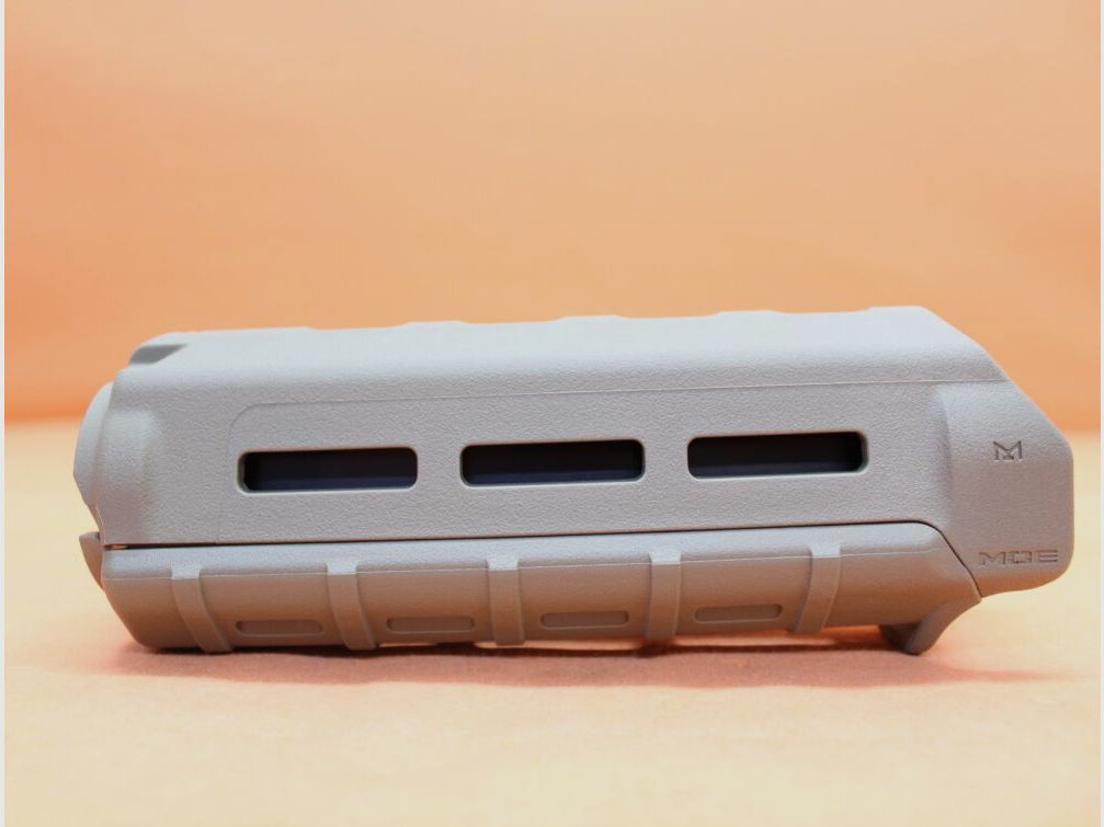 Magpul AR-15: Handguard Magpul MOE M-LOK (MAG424-FDE) Carbine Polymeer Flat Dark Earth
