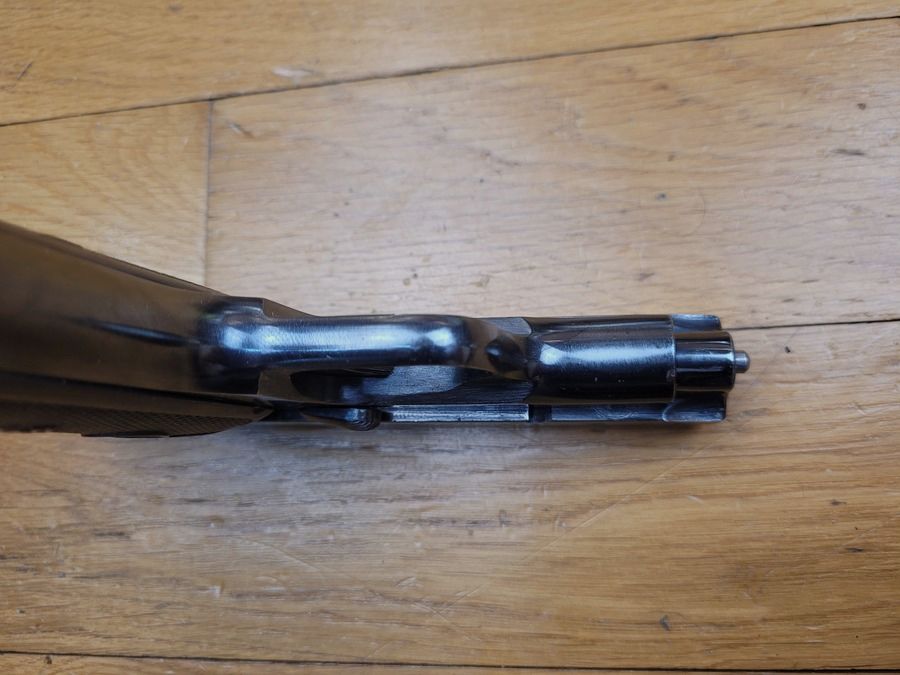 Très rare pistolet semi-automatique Verney Carron Vercar 2202 – cal 7,65 mm – canon et mécanique top – très beau bronzage des fusils de chasse de la marque – Arme à triple sécurité et indicateur de chargement – belles plaquettes au Dragon – Très rare et TBE+, image 7 sur 15