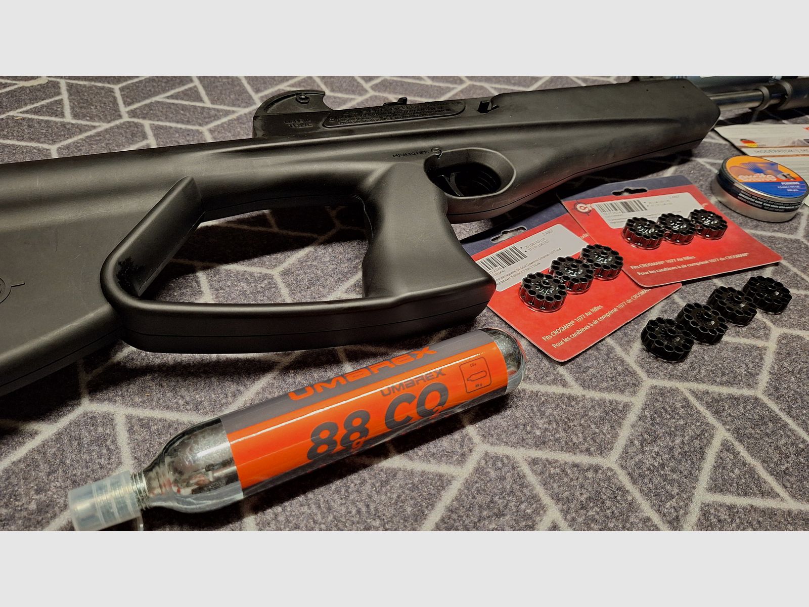 Crosman Nightstalker 4.5 Diabolo CO2 - RARITY! Suppressor + 10 Magazines!