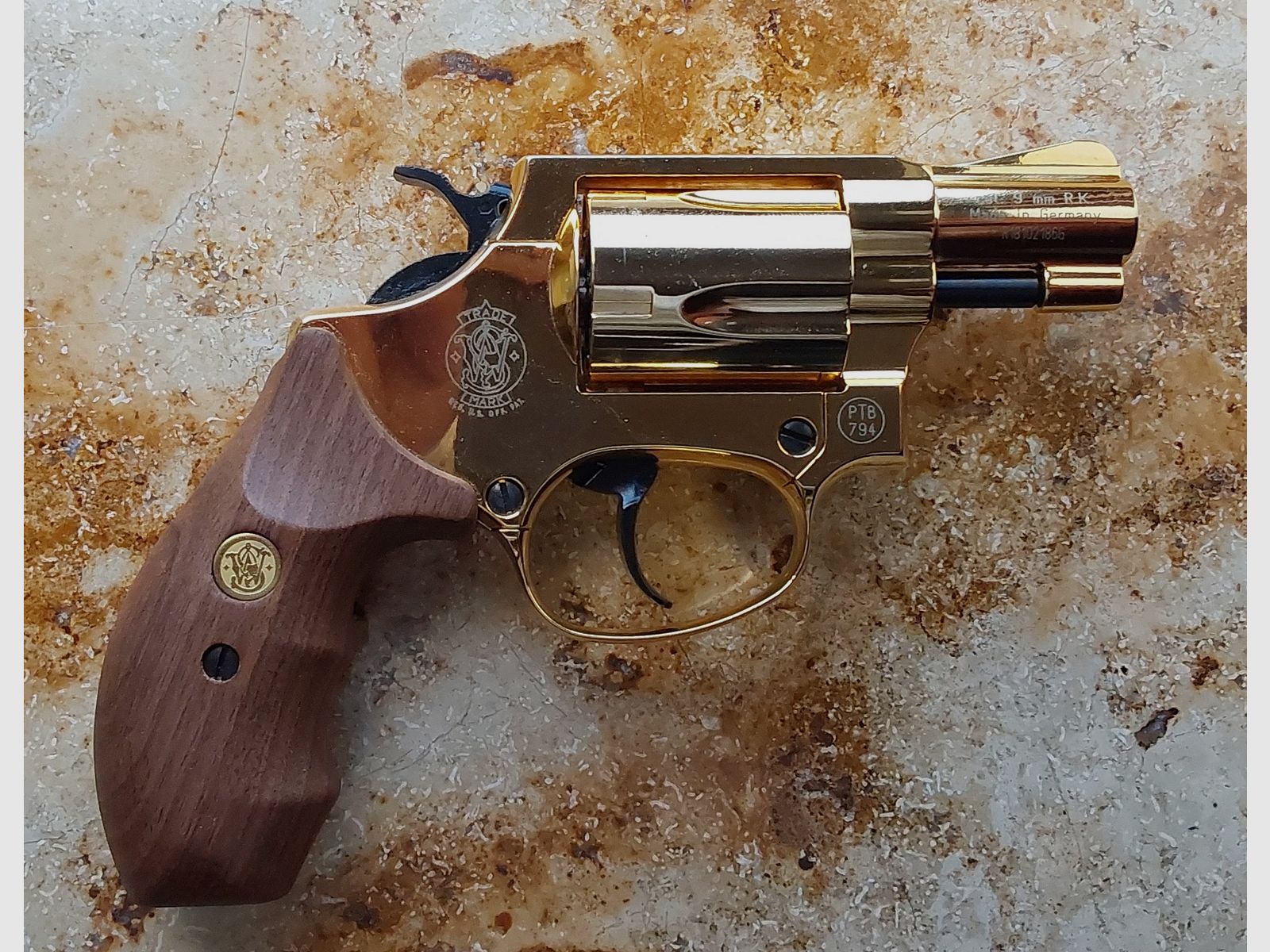 Chiefs Special Smith and Wesson 24 Karat vergoldete 9mm Schreckschuss