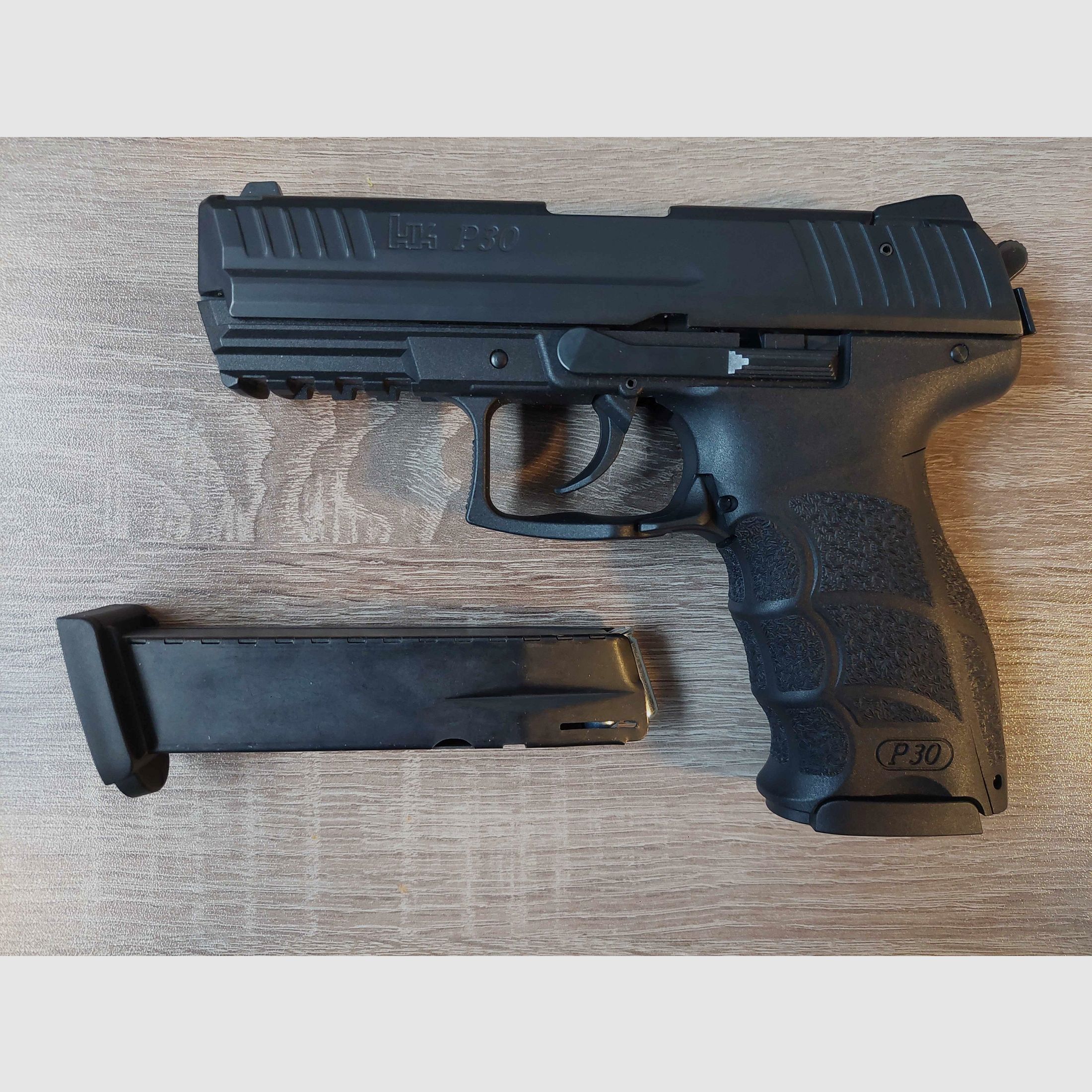 Heckler & Koch P30 +/ Extra Magazin | 9mm P.A.K.