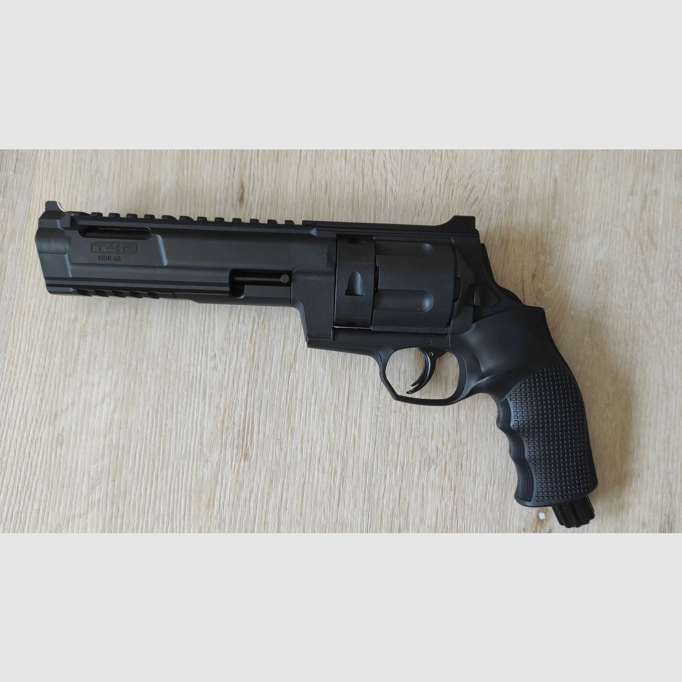 T4E HDR 68 CO2 RAM Revolver Kal. .68 zwart voor Home Defense / Training incl. 2 reserve trommels