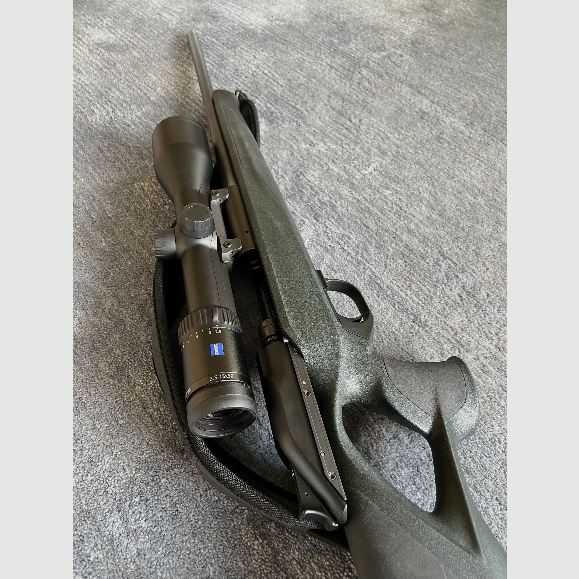 Blaser R8 Professional Success (sinistra)