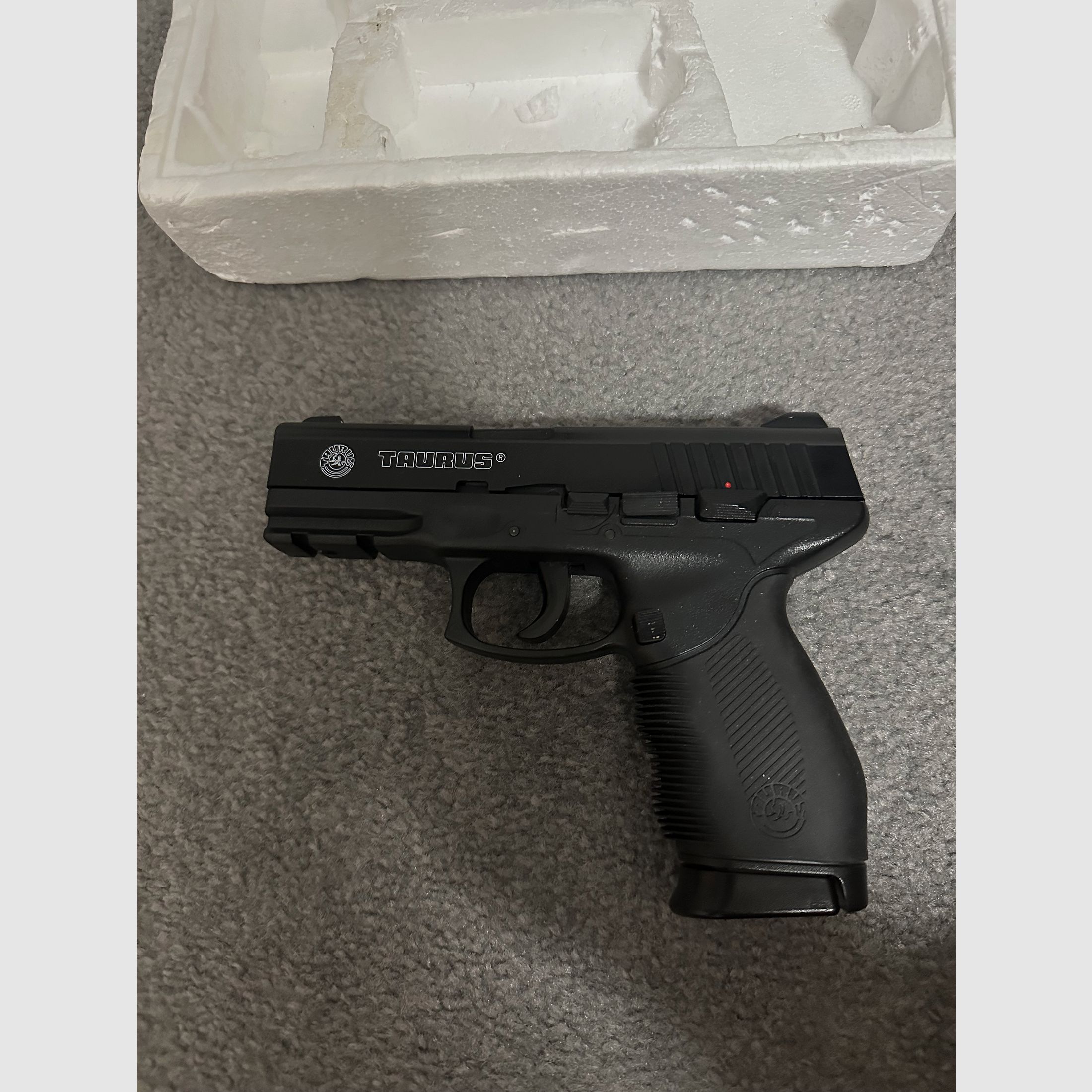 Taurus Pt 24/7 Softair