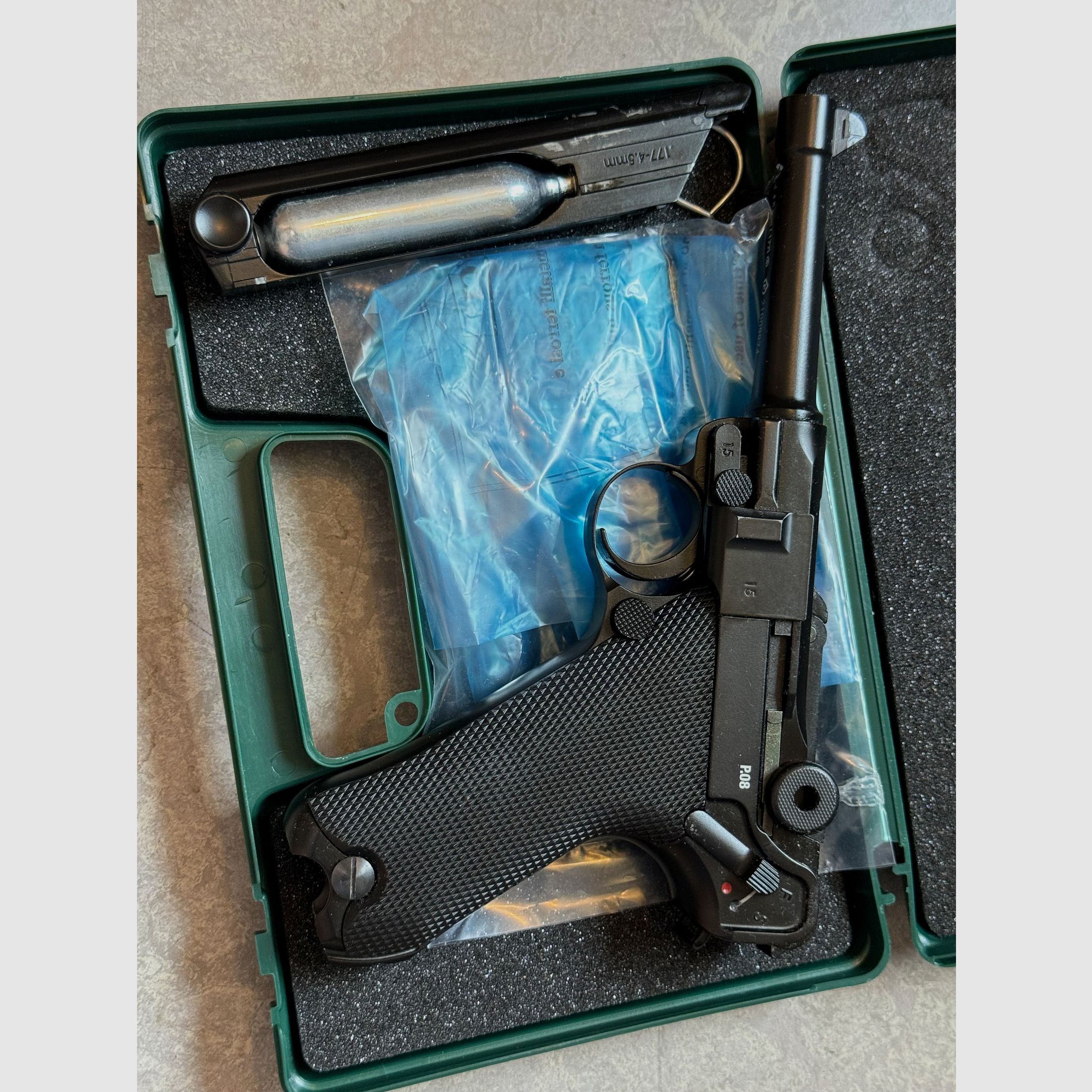 Legend Luger P08 4,5mm CO2 Pistolet