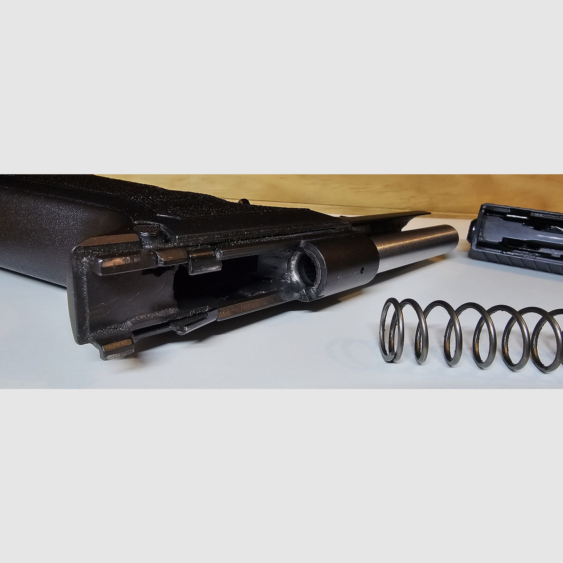 HK P7, Heckler & Koch P7 M13, 9mm, including 3 magazines, original manufacturer's box and instruction manual