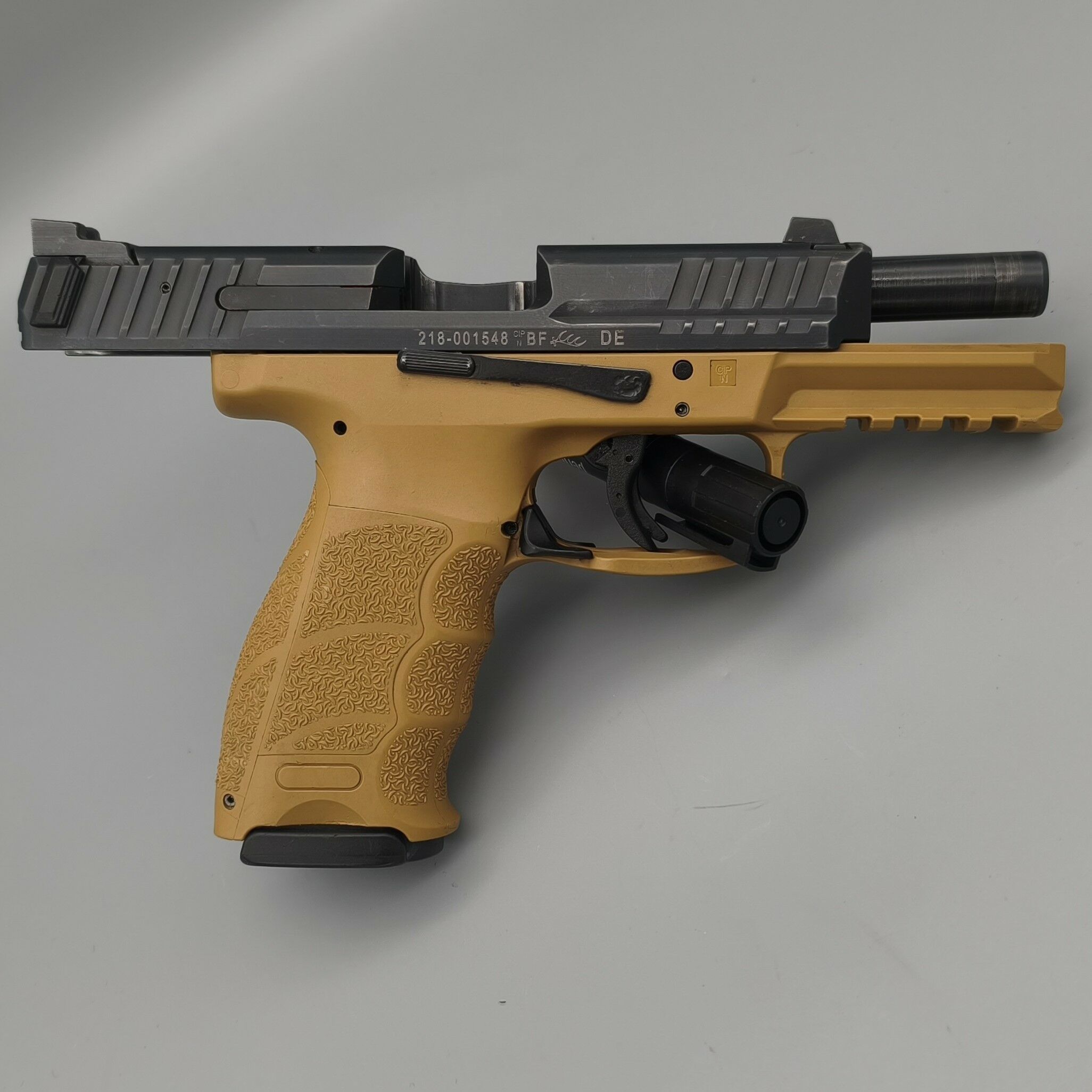 Heckler & Koch SFP9 RAL8000 Sandfarben mit Tritiumvisierung 9mmLuger