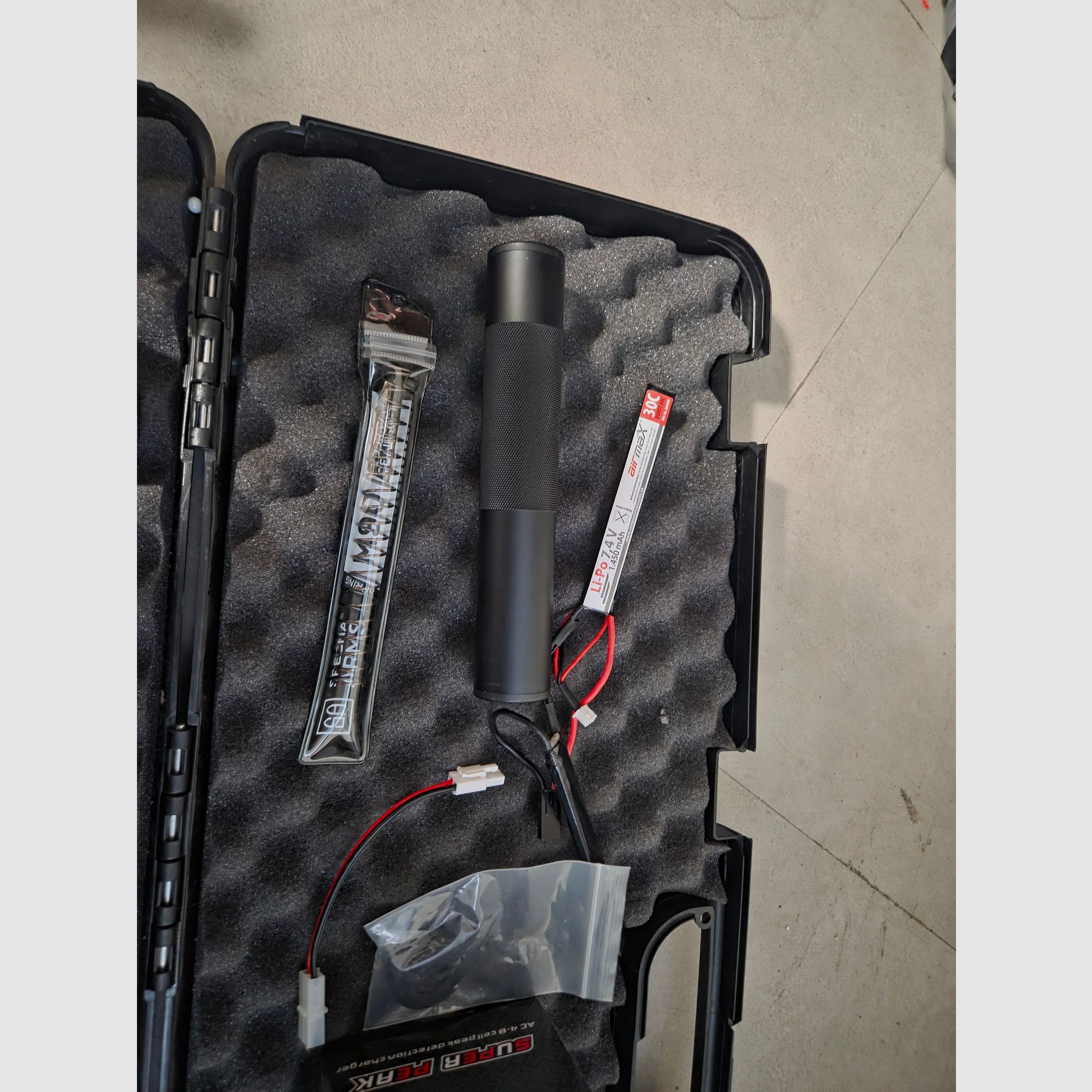 2 Airsofts defectuosos – WE T-Rex Hi-Capa & Specna Arms SA-7 Core (para reparar / repuestos)