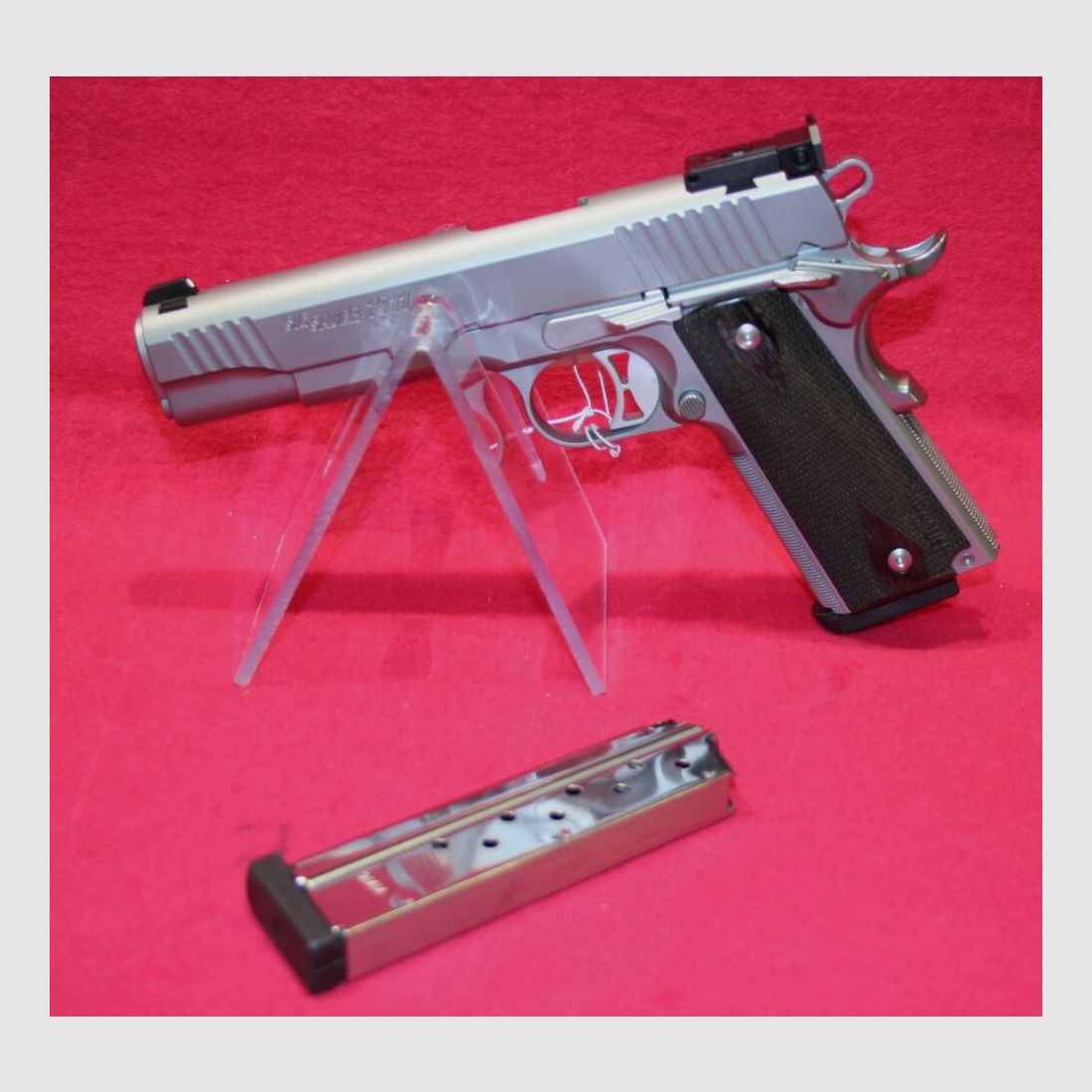 SigSauer Modèle 1911, image 2 sur 3
