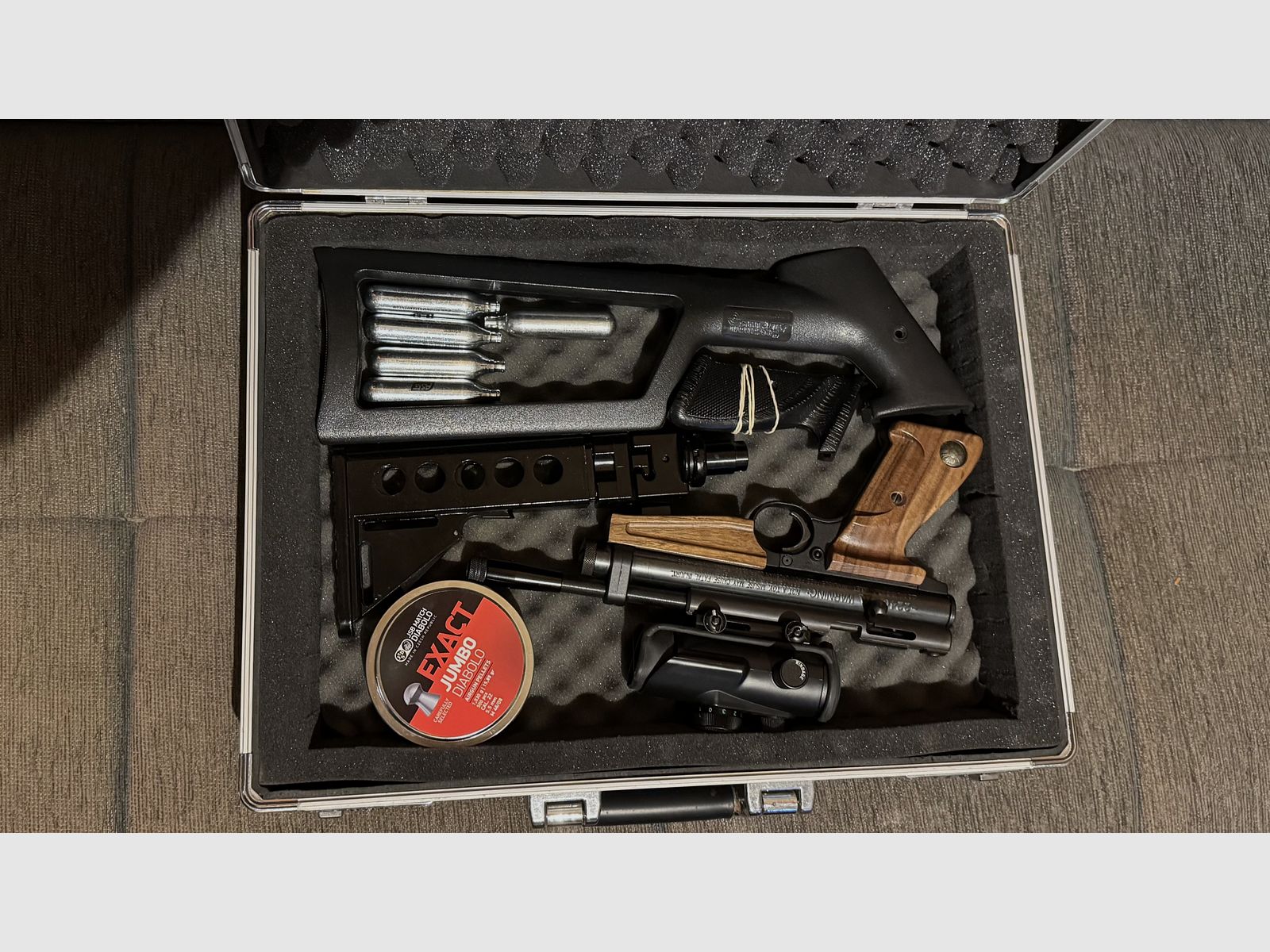 Crosman 2240 with 2x stock, wooden grips Red Dot, metal update, tuning trigger, case