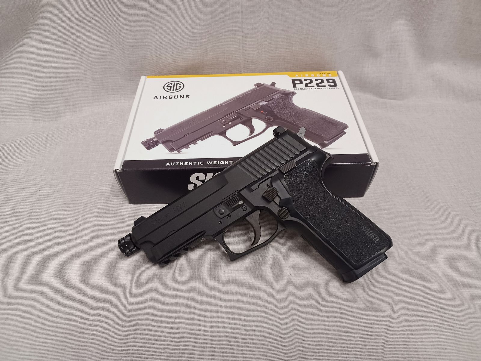 SIG SAUER P229 / 4,5 mm Diabolo / BlowBack / CO2 / Pistole / OVP (82)