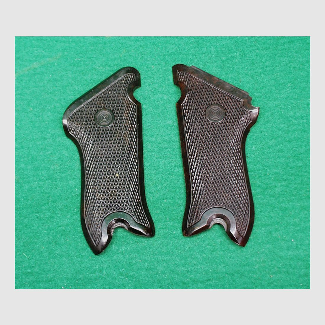 Griffschalen für Luger 08 / P08