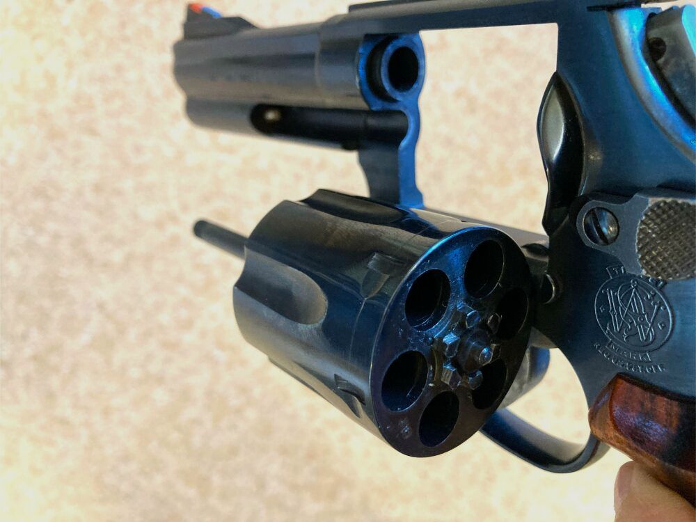 Smith & Wesson	 586-1