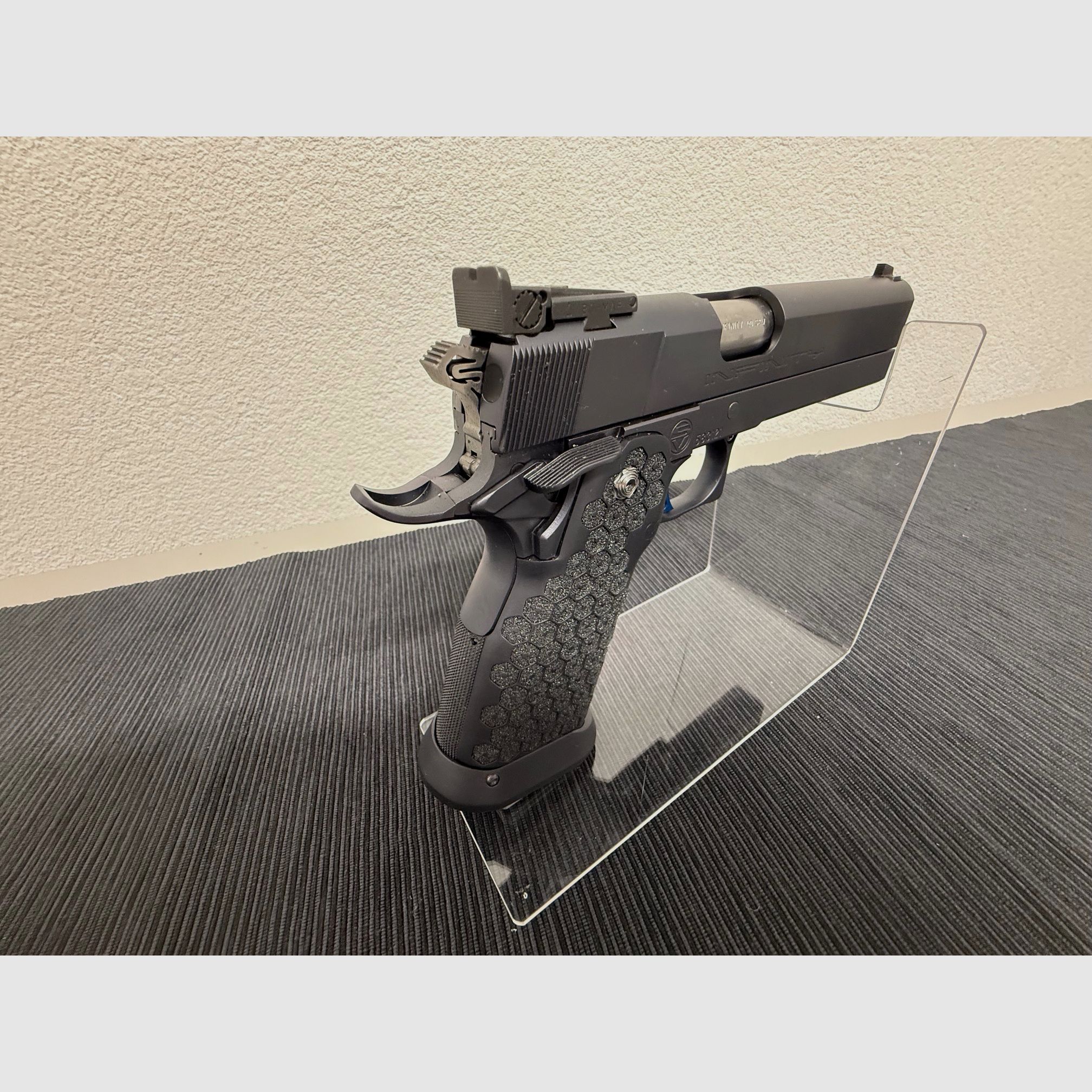 Strayer-Voigt Infinity Kaliber .40SuW incl. Wechsellauf 9mmLuger IPSC