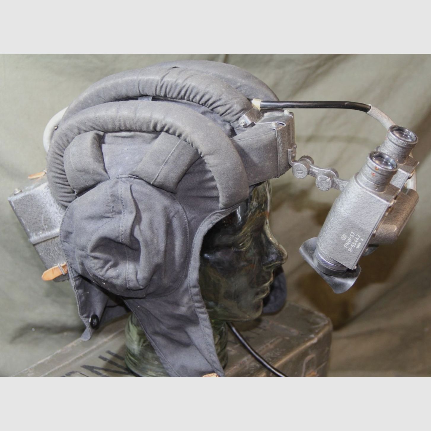 PNW 57, casque de tank avec dispositif de vision nocturne, NVA / Pologne / URSS