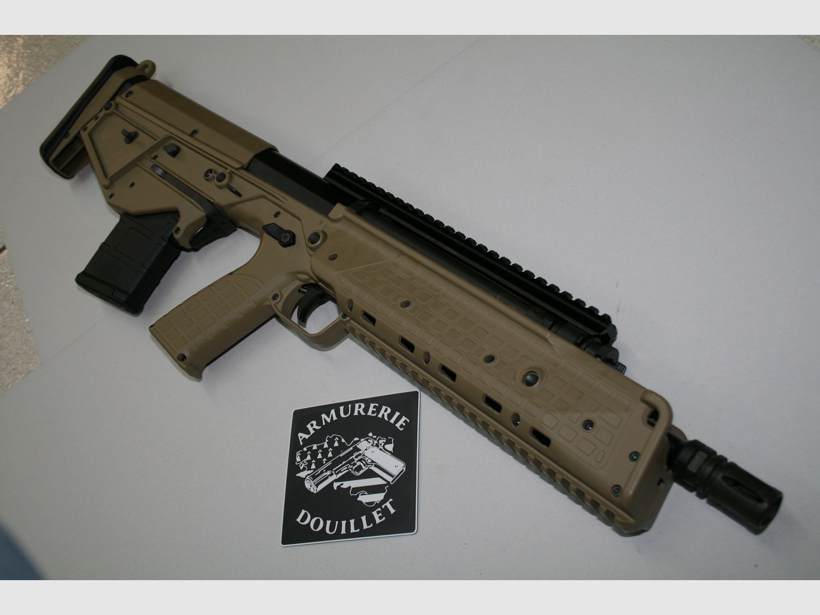 Carabine semi-automatique KelTec RDB TAN (Rifle Downward-ejecting Bullpup [Fusil Bullpup à Ejection par le bas]) – .223 Rem., image 3 sur 9