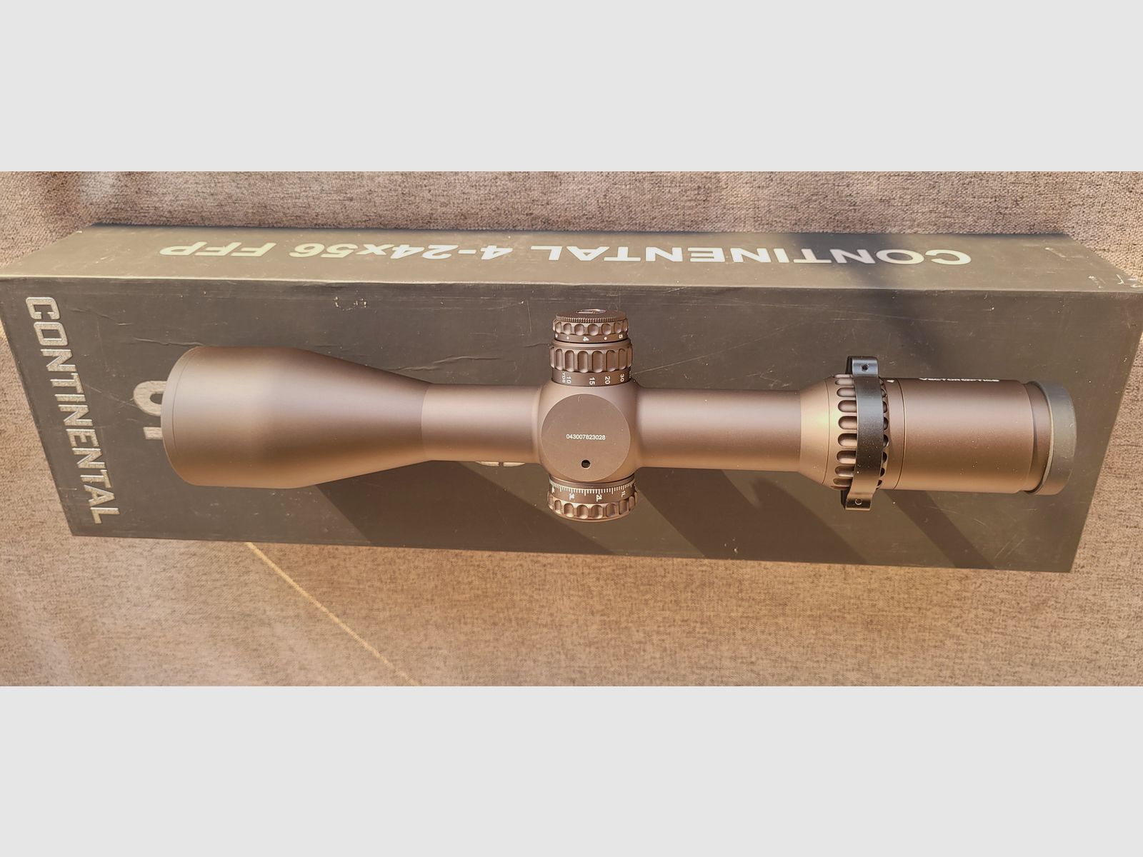 Vector Optics SCFF-39 Continental x6 4-24x56 FFP Mrad / FDE