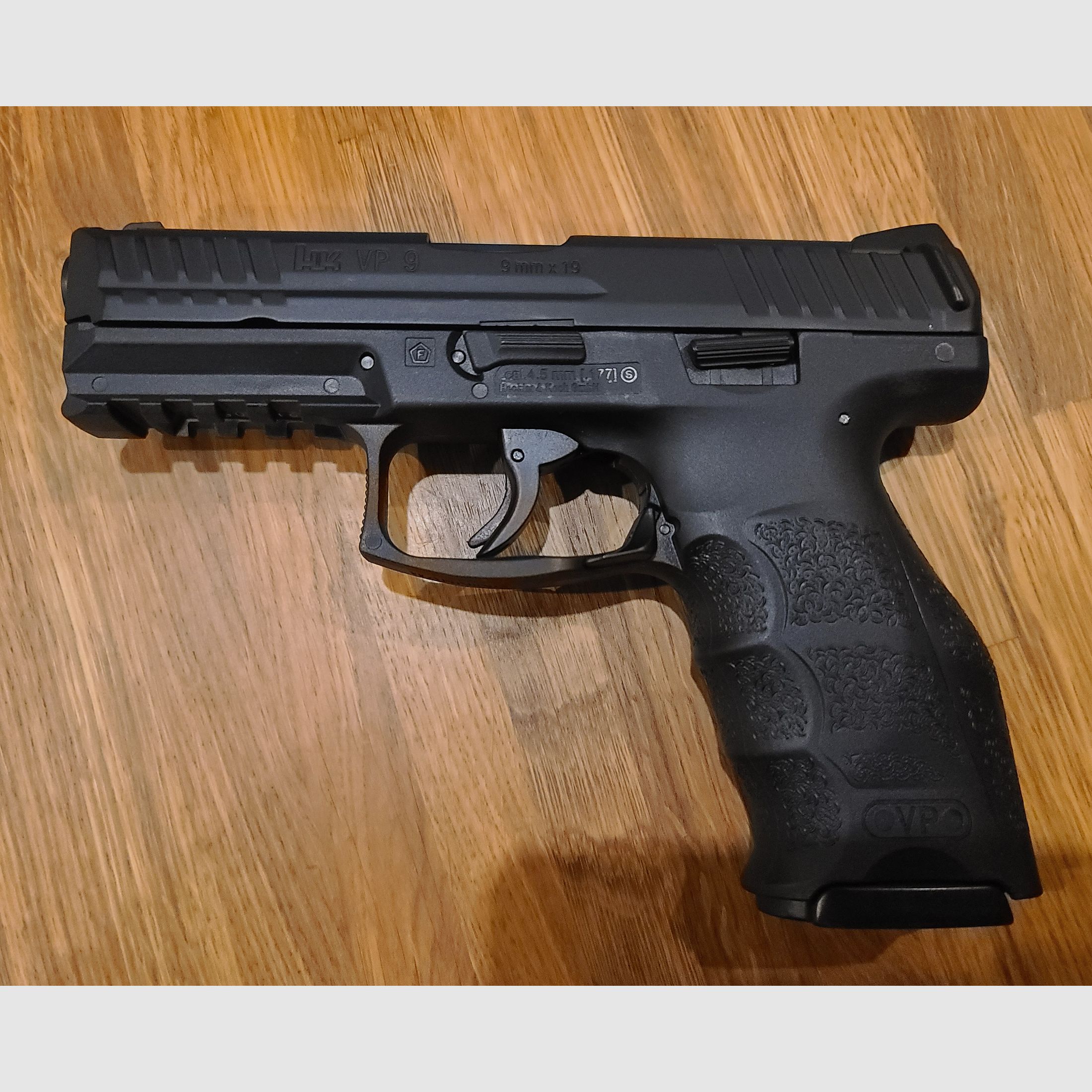 Heckler & Koch HK VP9 CO2 Blowback Luftpistole 4,5mm BB