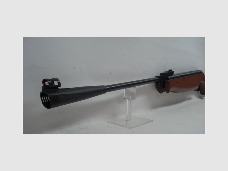Model 300 cal. 4.50 mm - Beech wood stock with cheek piece