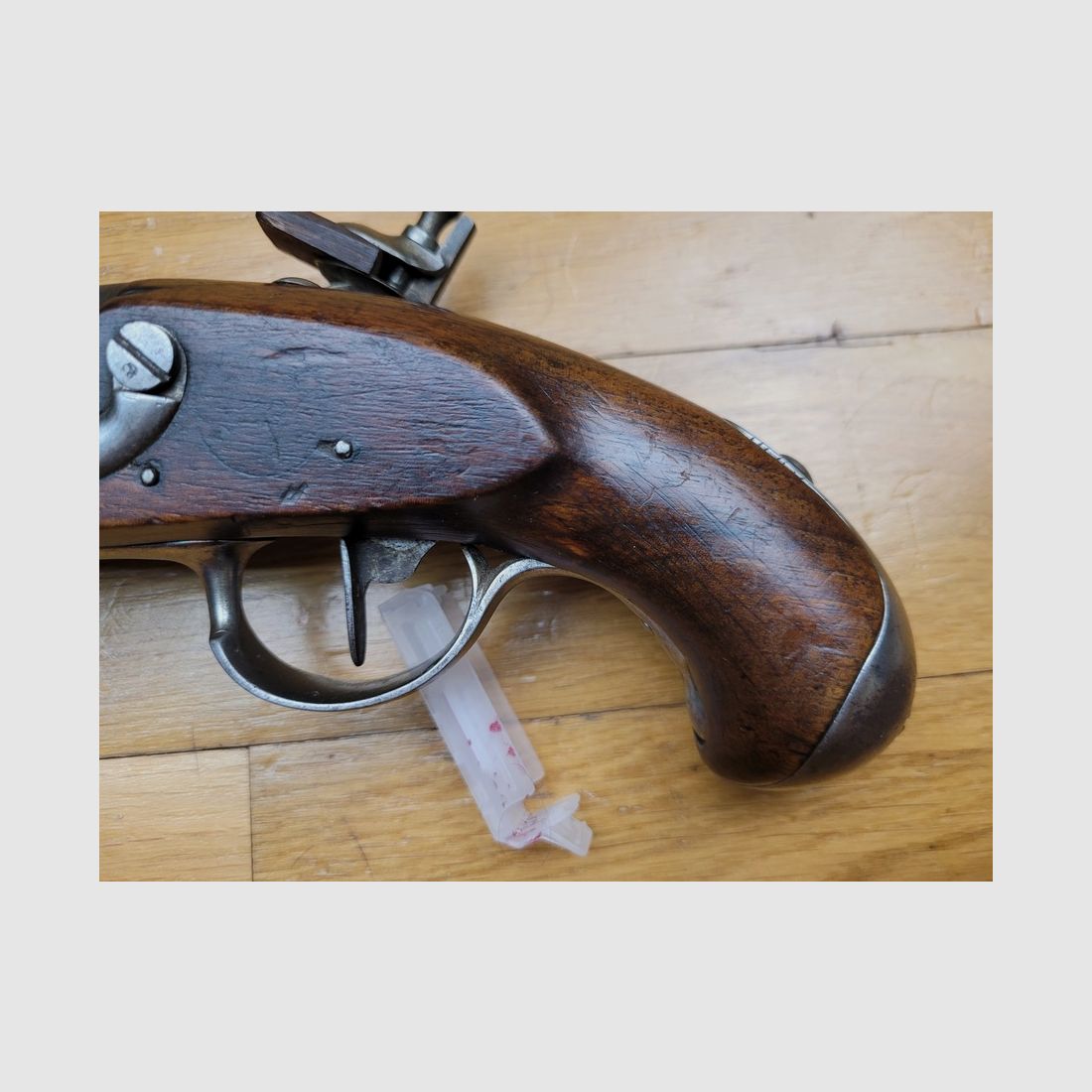 Sehr schöner Steinschlosspistole Modell An IX der Gendarmerie – Manufacture de Maubeuge von 1811 – schöne Hölzer – sehr gute Schloss – Unberührt – eines unserer seltensten Regulierungsstücke – TBE, Bild 16 von 20