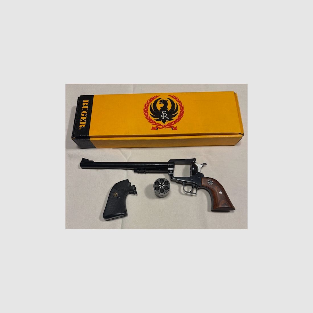 RUGER NUEVO MODELO SUPER BLACKHAWK. 10,5" cañón. 44 mag