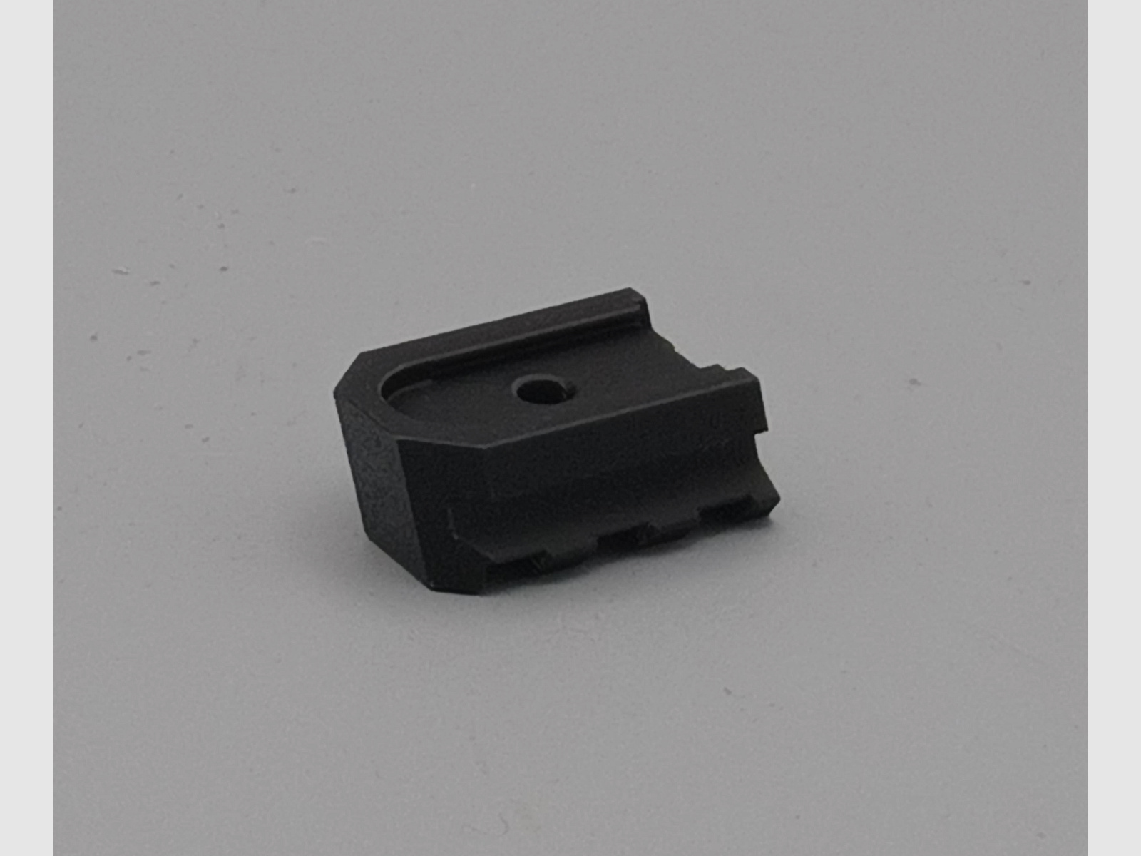 Magazinboden mit integrierter Picatinny-Schiene für Walther GSP 5 Schuss