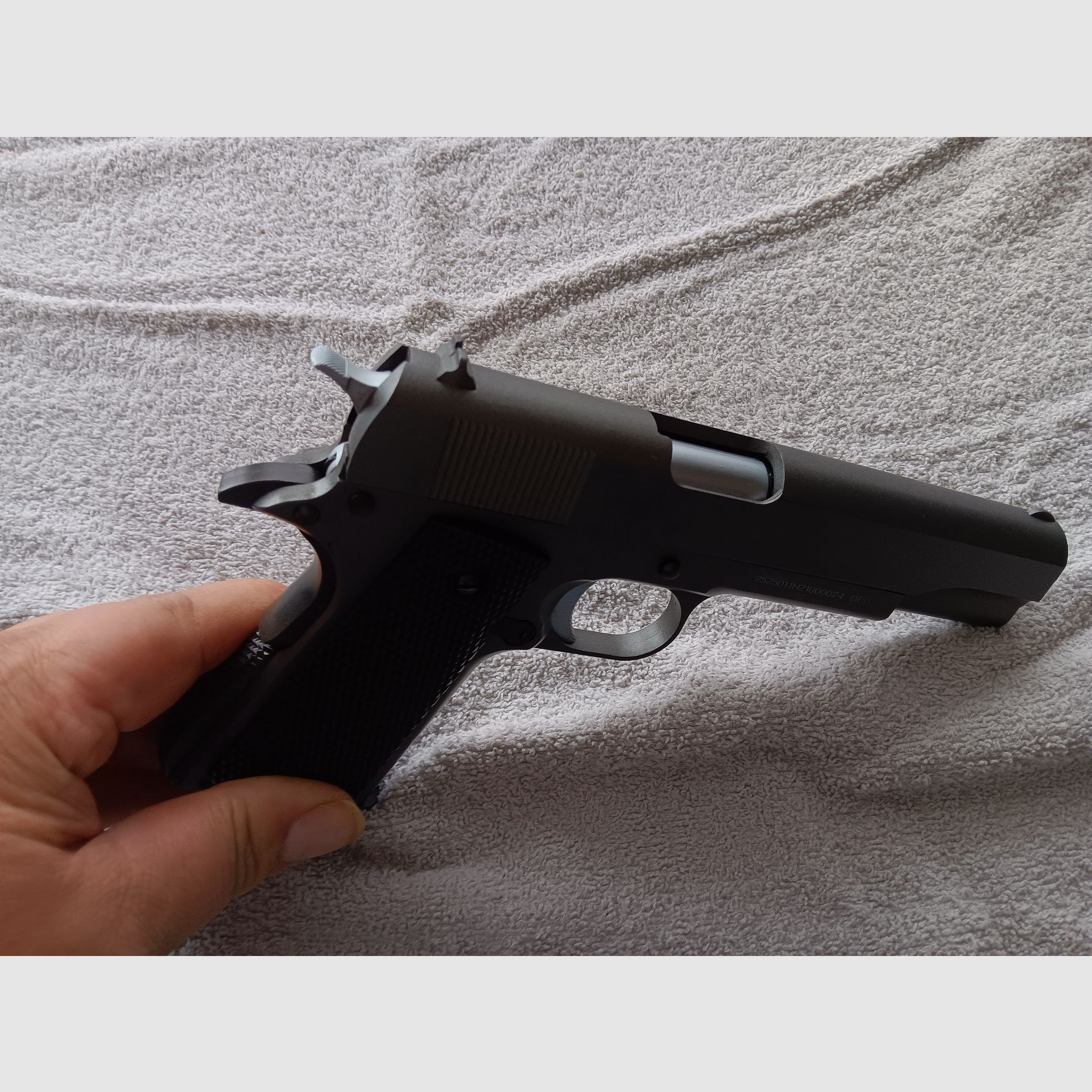 SCHÖNE Vollmetall Colt 1911 CO2 Blow Back 6mm BB