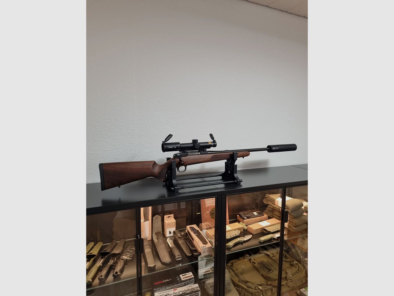 Steel Action HS .308 , Montage , Schalldämpfer, Minox 1-5x24 S, Holzschaft