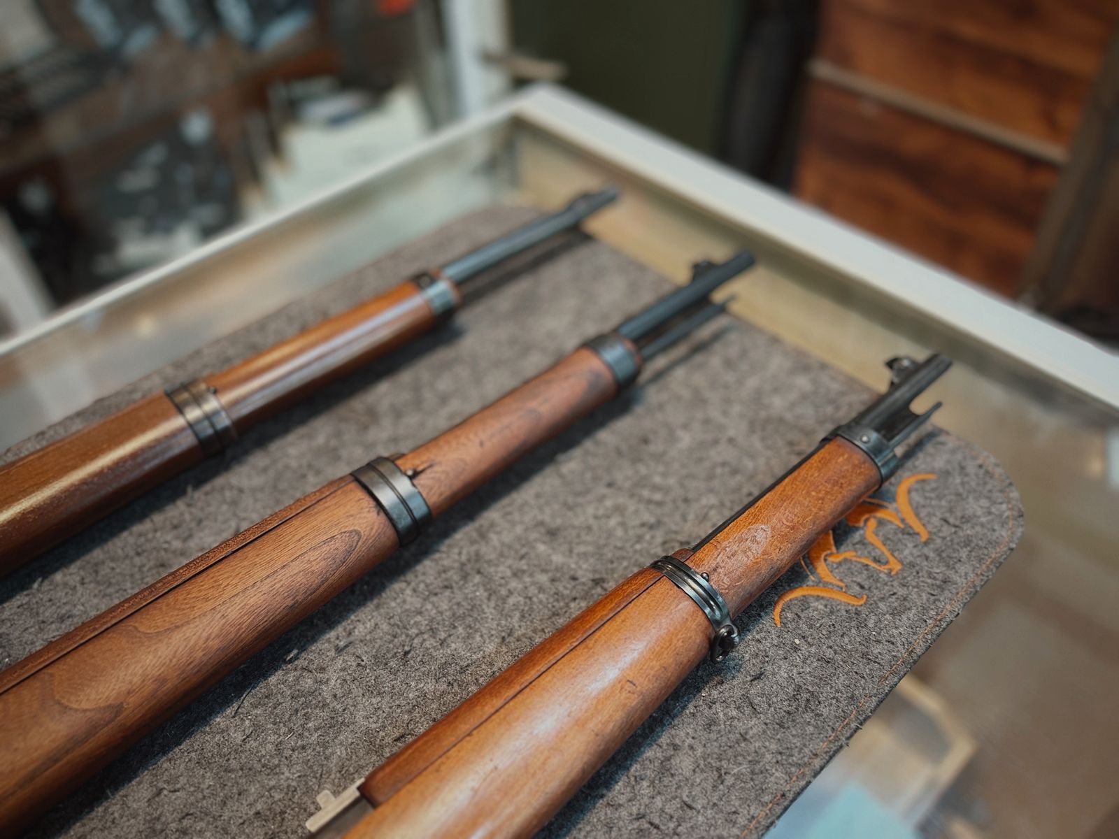 Conjunto de armas históricas – Suhl W625C (.22 l.r.) y 2× Haenel Sportmodell 33 Patente Schmeisser