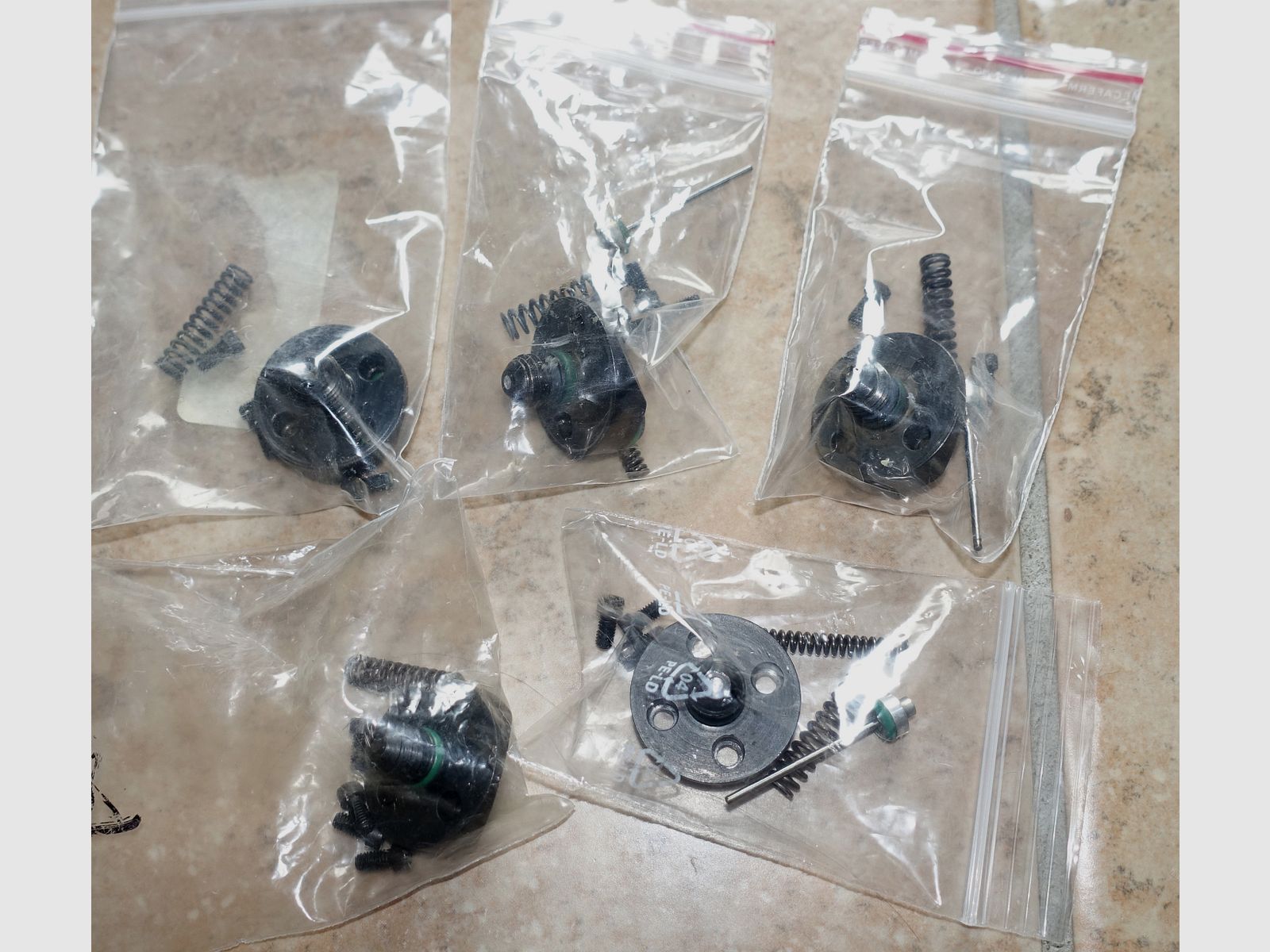 Steyr patronen 14 stuks + vuladapter, Steyr CO2 aansluiting, veer en ontluchtingsschroef